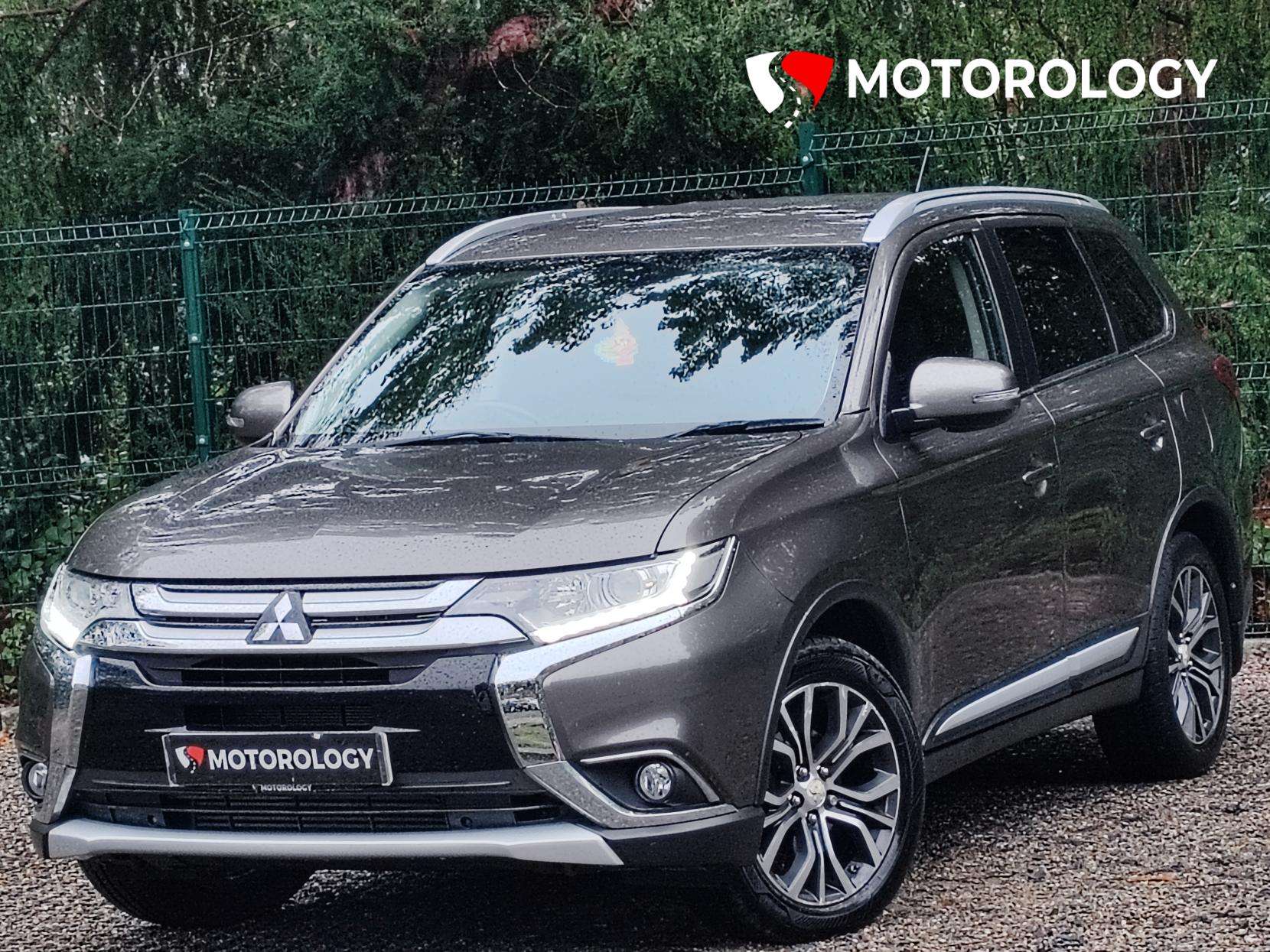 A 2016 MITSUBISHI OUTLANDER 2.2 DI-D GX3 SUV 5dr Diesel Manual 4WD Euro 6 (s/s) (147 ps) A 2016 MITSUBISHI OUTLANDER 2.2 DI-D GX3 SUV 5dr Diesel Manual 4WD Euro 6 (s/s) (147 ps)