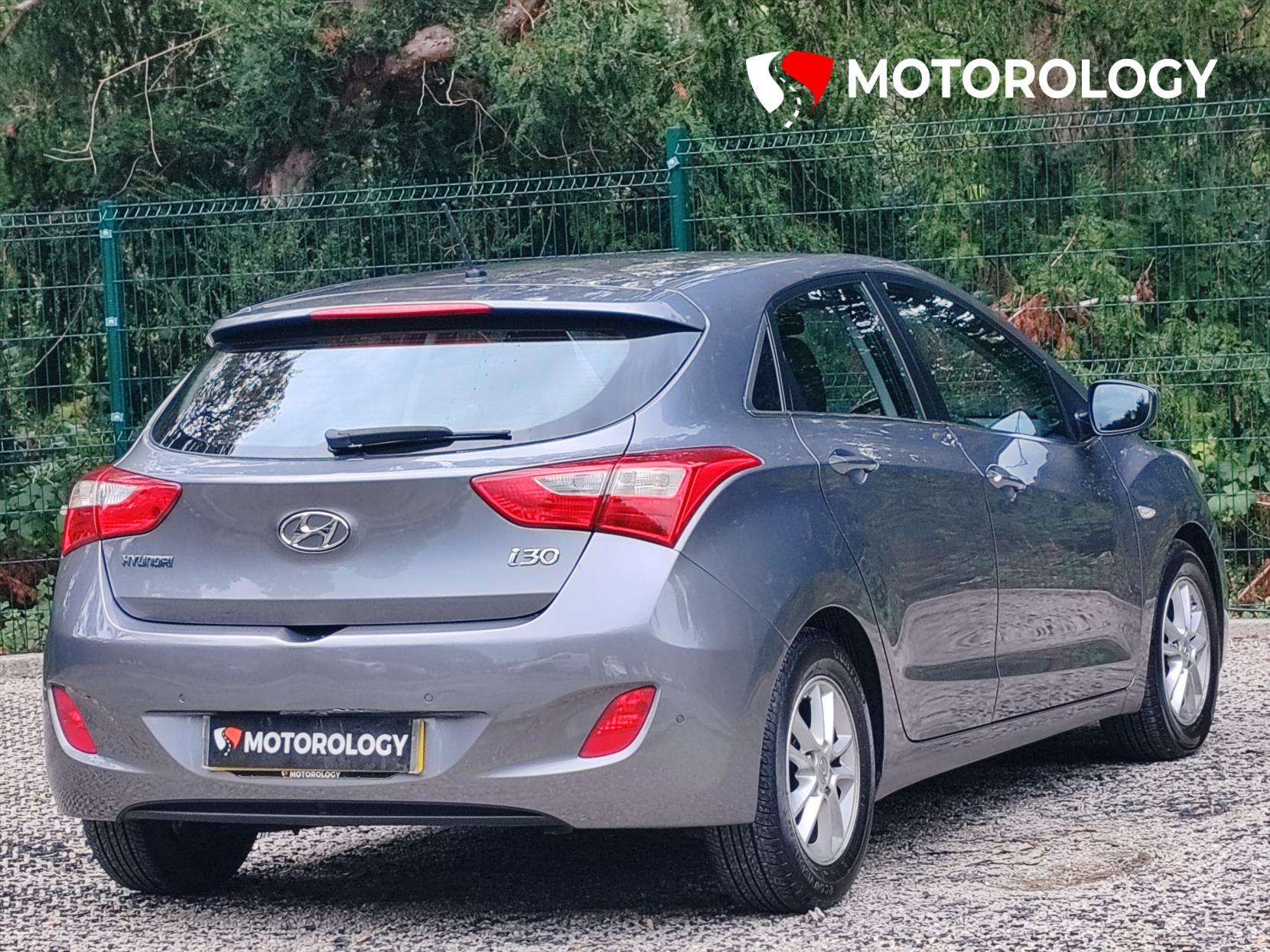 A 2015 HYUNDAI I30 1.6 CRDi Blue Drive SE Hatchback 5dr Diesel Manual Euro 6 (s/s) (110 ps) A 2015 HYUNDAI I30 1.6 CRDi Blue Drive SE Hatchback 5dr Diesel Manual Euro 6 (s/s) (110 ps)