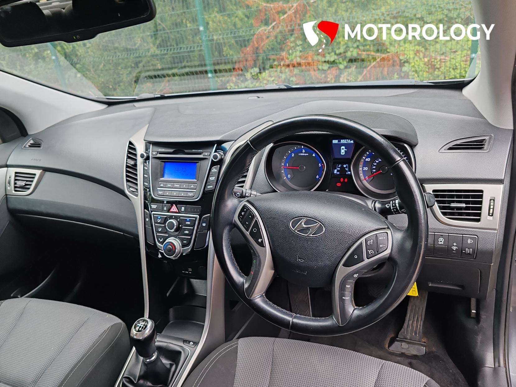 A 2015 HYUNDAI I30 1.6 CRDi Blue Drive SE Hatchback 5dr Diesel Manual Euro 6 (s/s) (110 ps) A 2015 HYUNDAI I30 1.6 CRDi Blue Drive SE Hatchback 5dr Diesel Manual Euro 6 (s/s) (110 ps)