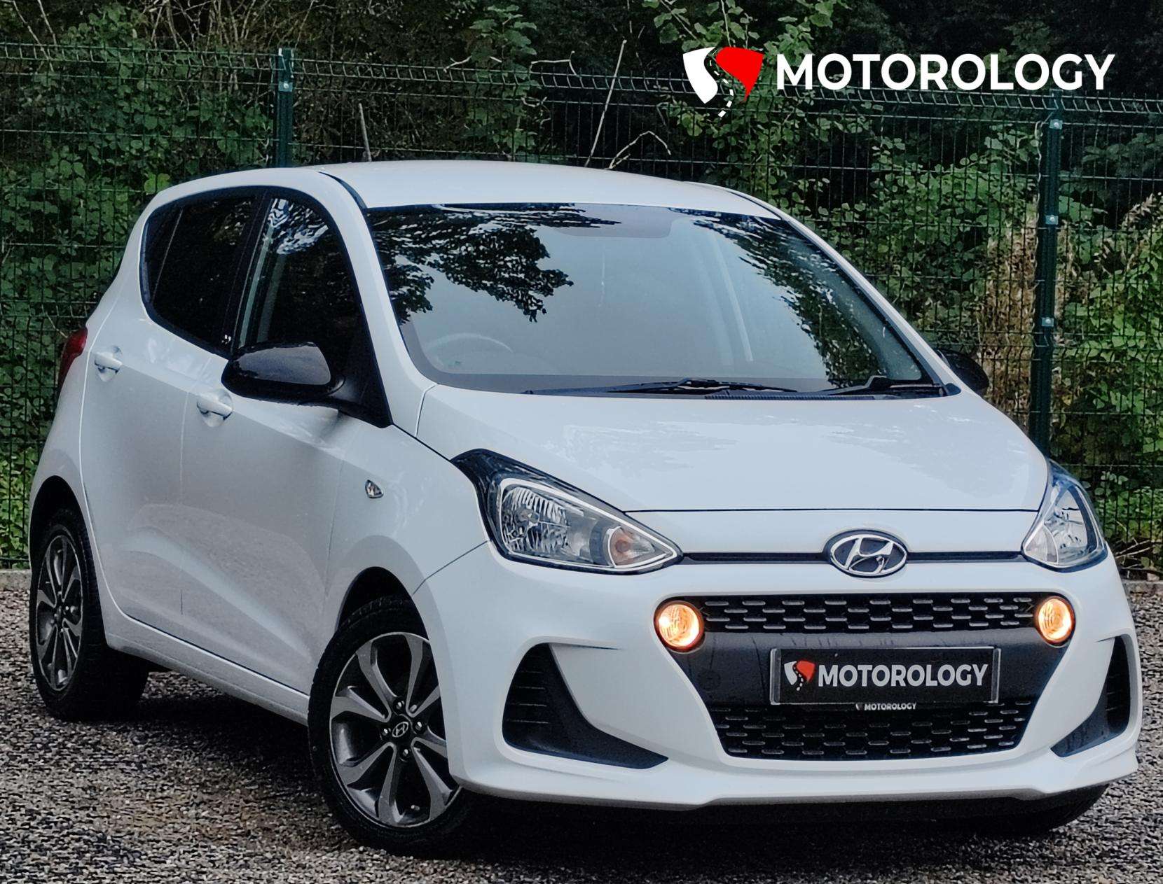 A 2020 HYUNDAI I10 1.0 Play Hatchback 5dr Petrol Manual Euro 6 (67 ps) A 2020 HYUNDAI I10 1.0 Play Hatchback 5dr Petrol Manual Euro 6 (67 ps)