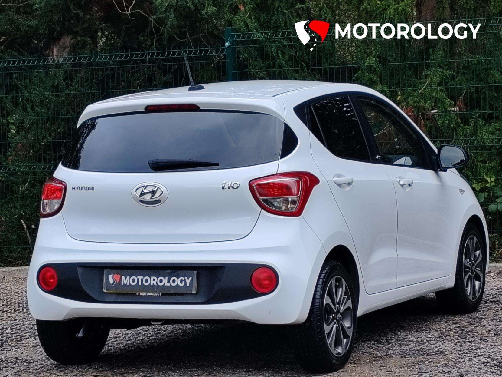 A 2020 HYUNDAI I10 1.0 Play Hatchback 5dr Petrol Manual Euro 6 (67 ps) A 2020 HYUNDAI I10 1.0 Play Hatchback 5dr Petrol Manual Euro 6 (67 ps)