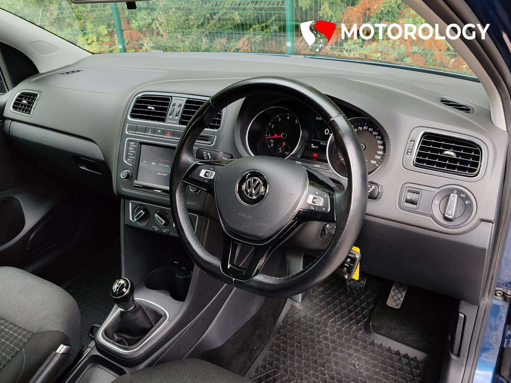 A 2015 VOLKSWAGEN POLO 1.0 BlueMotion Tech SE Hatchback 5dr Petrol Manual Euro 6 (s/s) (75 ps) A 2015 VOLKSWAGEN POLO 1.0 BlueMotion Tech SE Hatchback 5dr Petrol Manual Euro 6 (s/s) (75 ps)