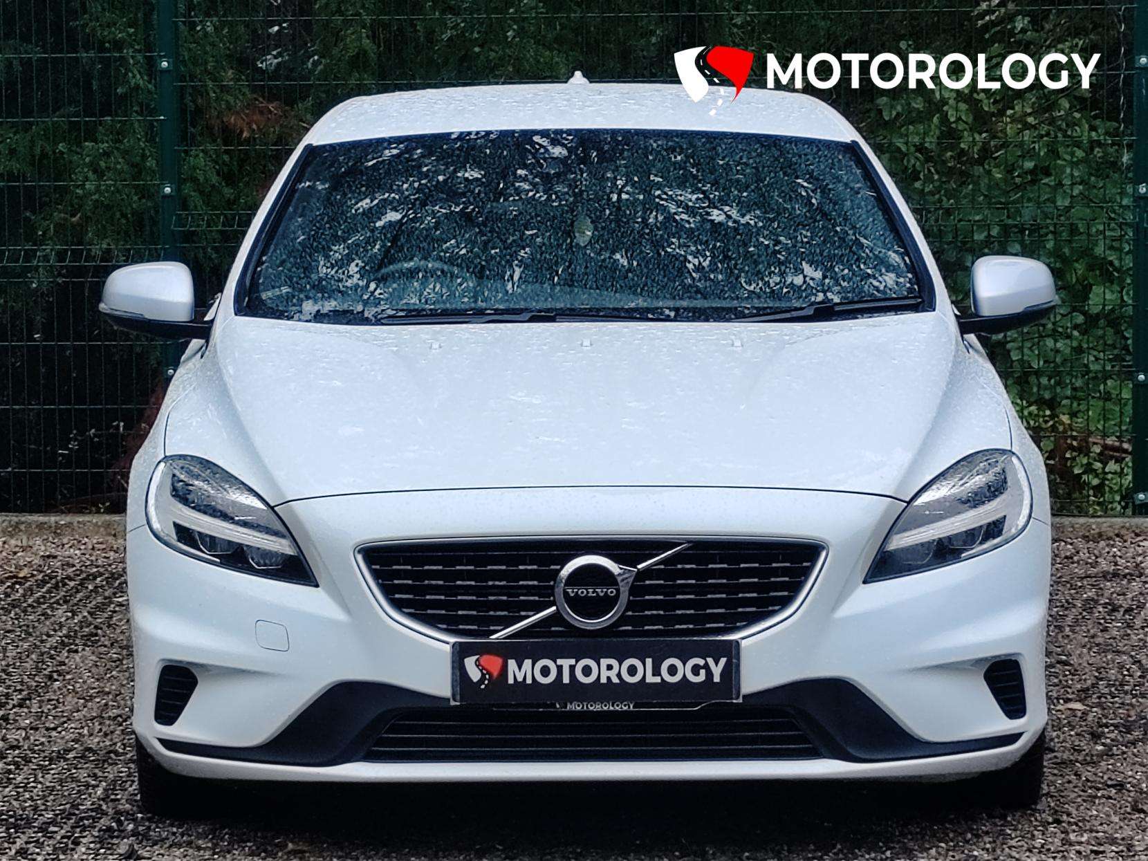 2017 VOLVO V40 2017 VOLVO V40