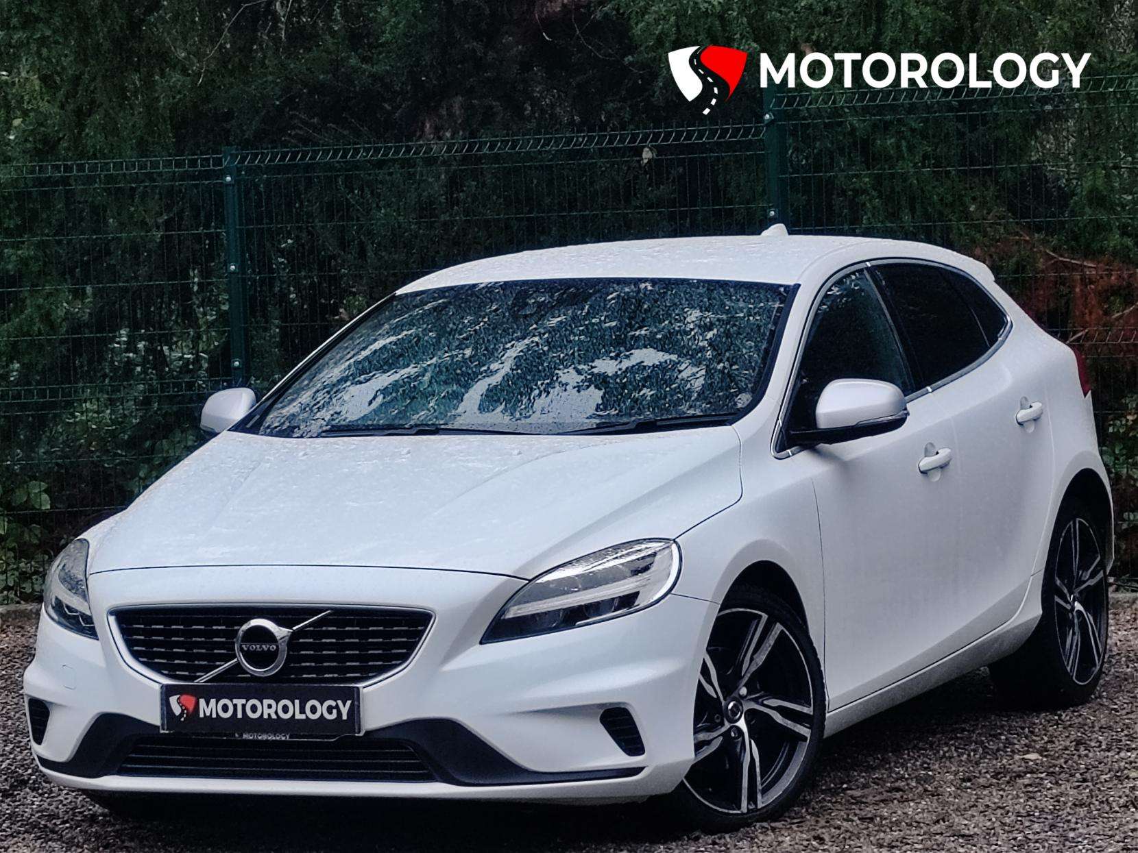 A 2017 VOLVO V40 2.0 T2 R-Design Pro Hatchback 5dr Petrol Manual Euro 6 (s/s) (122 ps) A 2017 VOLVO V40 2.0 T2 R-Design Pro Hatchback 5dr Petrol Manual Euro 6 (s/s) (122 ps)