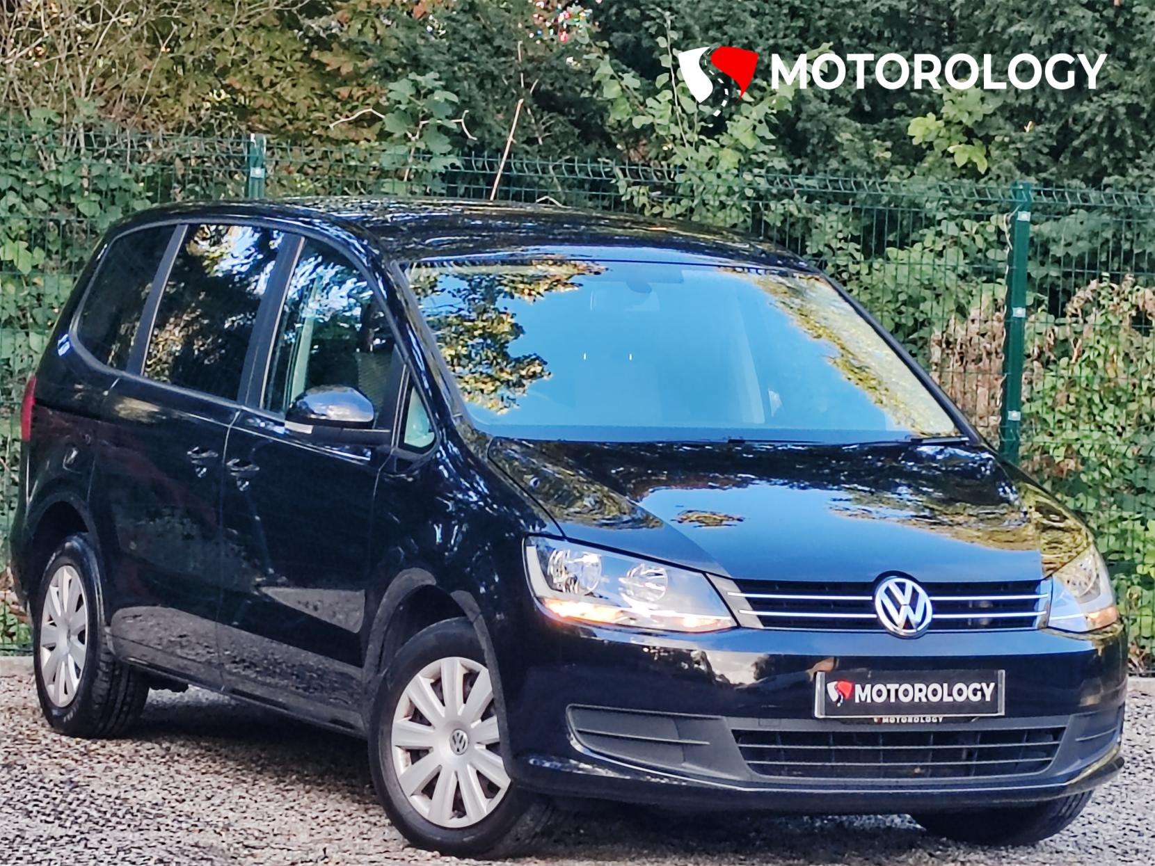 A 2015 VOLKSWAGEN SHARAN 2.0 TDI BlueMotion Tech S MPV 5dr Diesel DSG Euro 5 (s/s) (140 ps) A 2015 VOLKSWAGEN SHARAN 2.0 TDI BlueMotion Tech S MPV 5dr Diesel DSG Euro 5 (s/s) (140 ps)