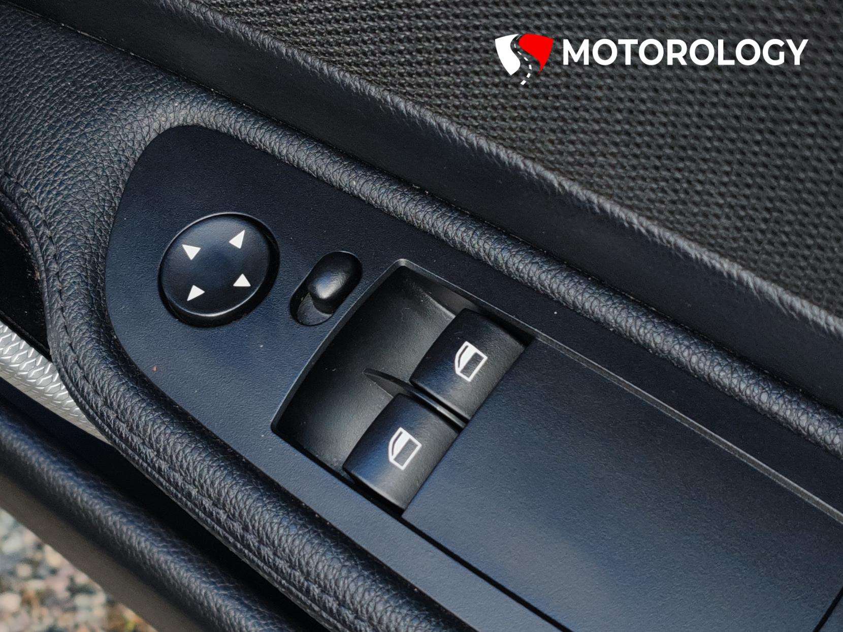 2011 BMW 1 SERIES 2011 BMW 1 SERIES
