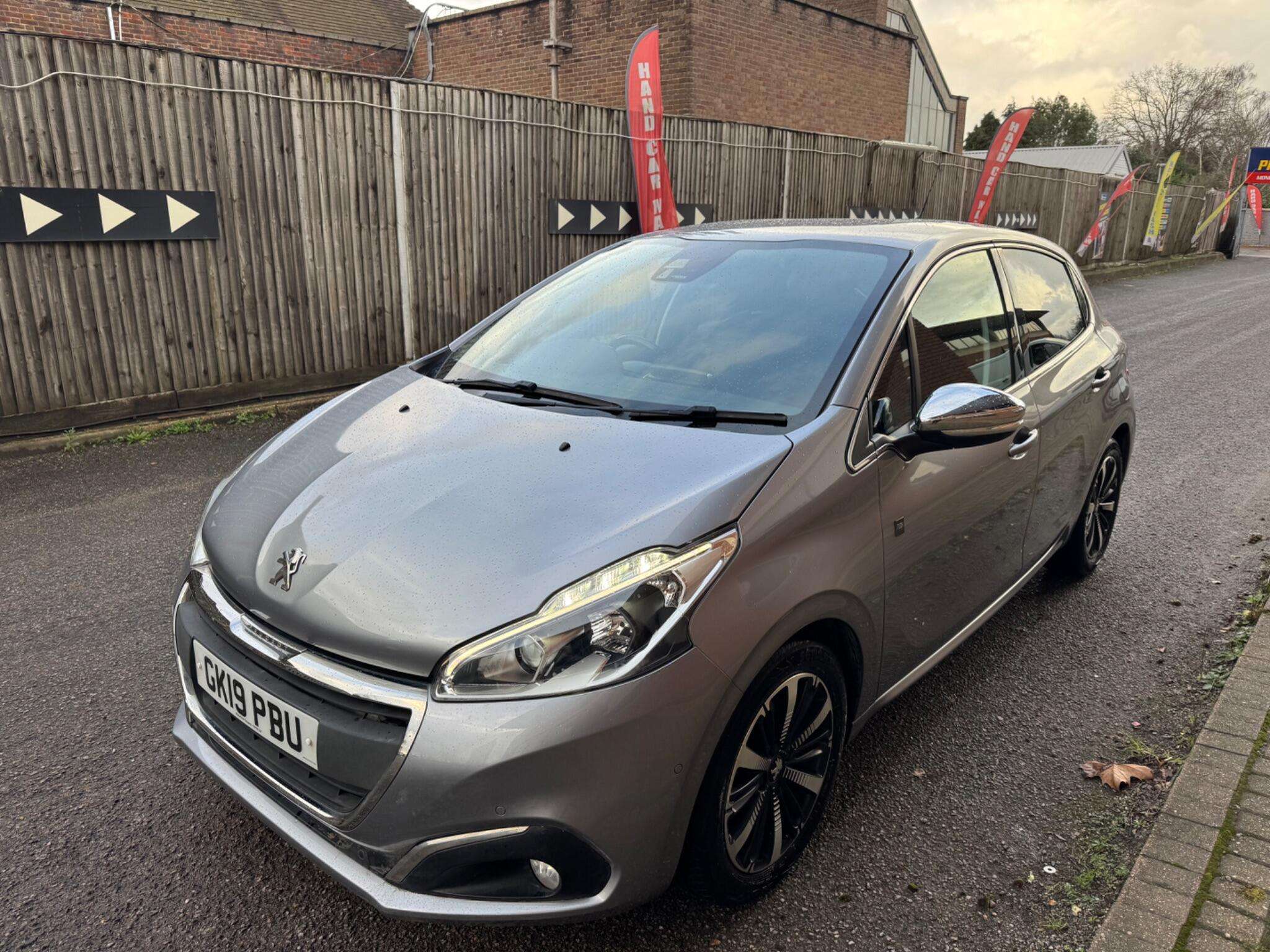 2019 PEUGEOT 208 2019 PEUGEOT 208