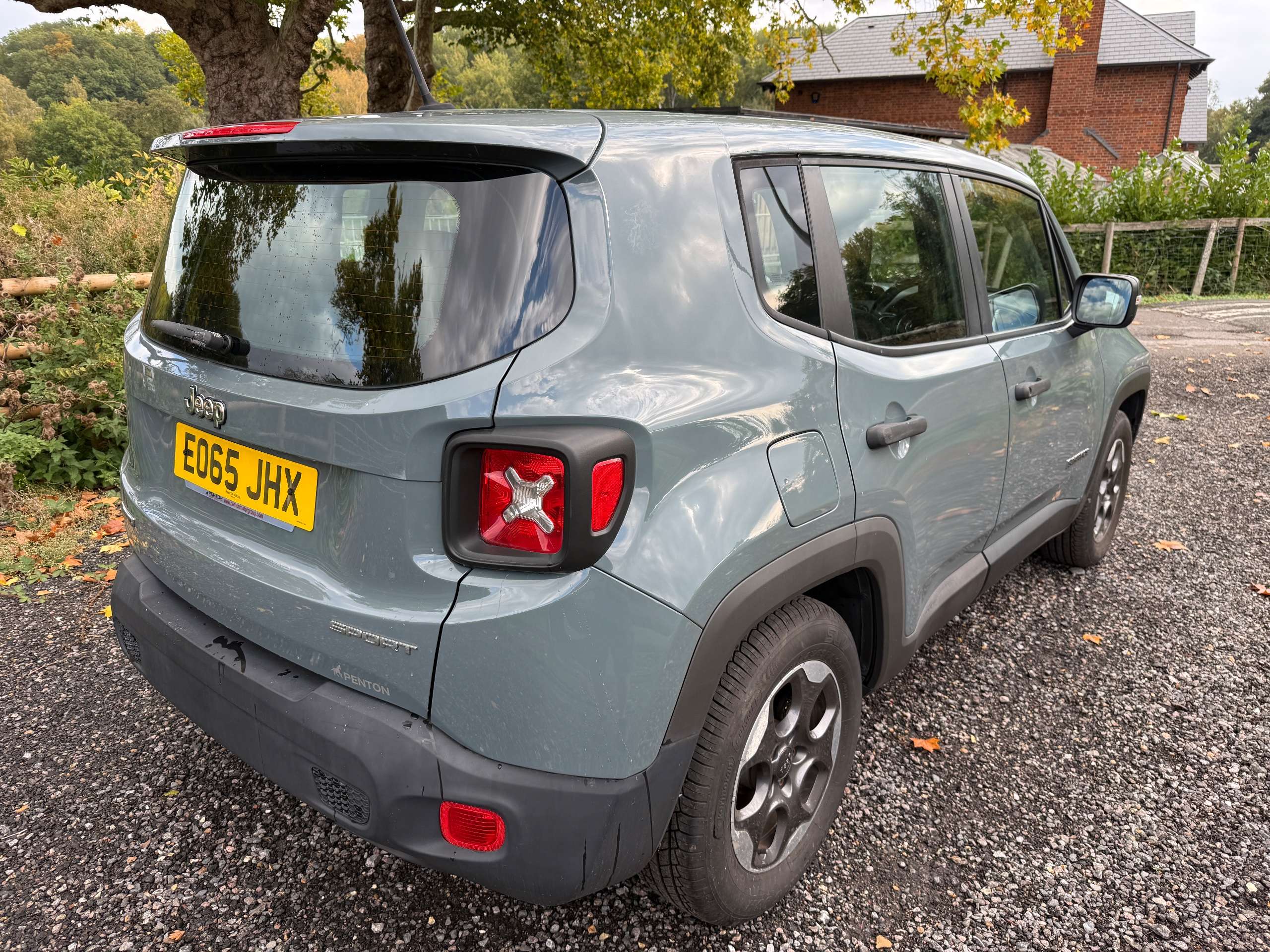 A 2015 JEEP RENEGADE 1.6 MultiJetII Sport SUV 5dr Diesel Manual Euro 5 (s/s) (120 ps) A 2015 JEEP RENEGADE 1.6 MultiJetII Sport SUV 5dr Diesel Manual Euro 5 (s/s) (120 ps)
