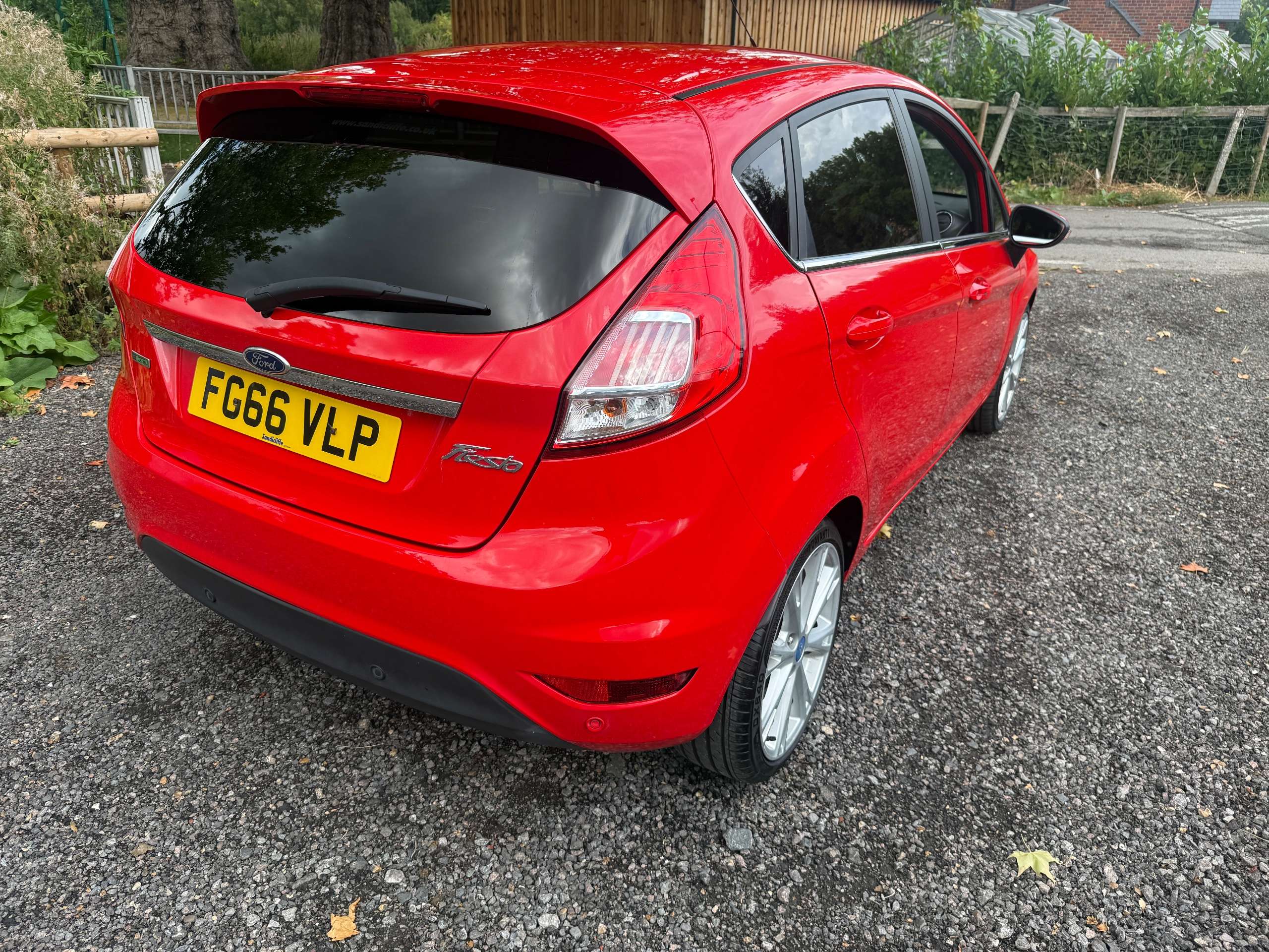A 2016 FORD FIESTA 1.0T EcoBoost Titanium Hatchback 5dr Petrol Manual Euro 6 (s/s) (100 ps) A 2016 FORD FIESTA 1.0T EcoBoost Titanium Hatchback 5dr Petrol Manual Euro 6 (s/s) (100 ps)
