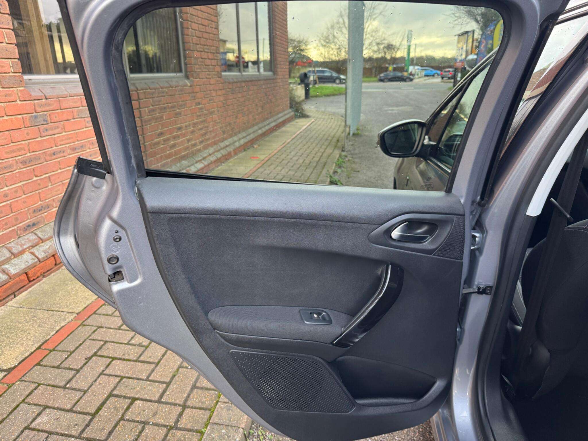 2019 PEUGEOT 208 2019 PEUGEOT 208