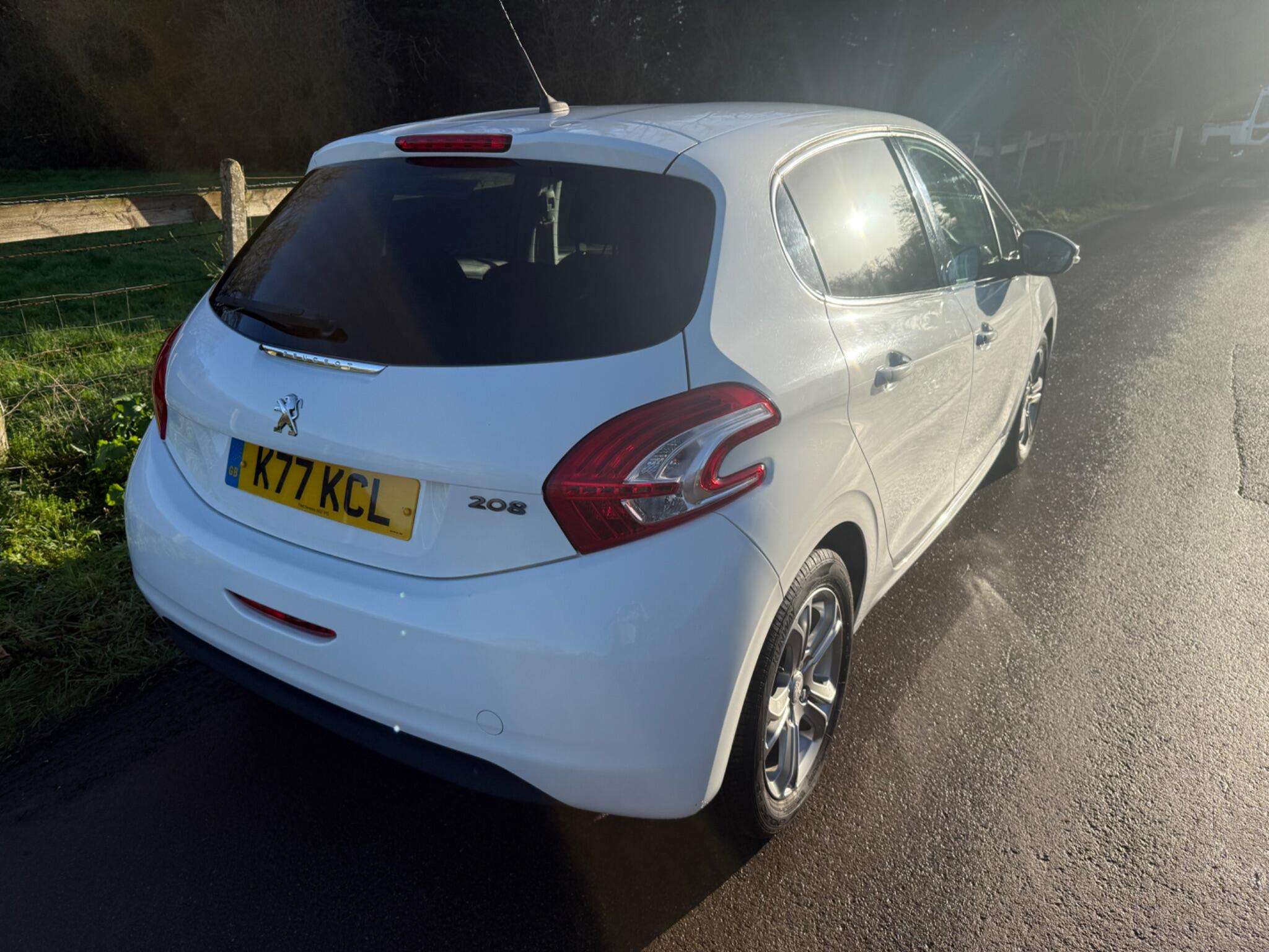 2014 PEUGEOT 208 2014 PEUGEOT 208