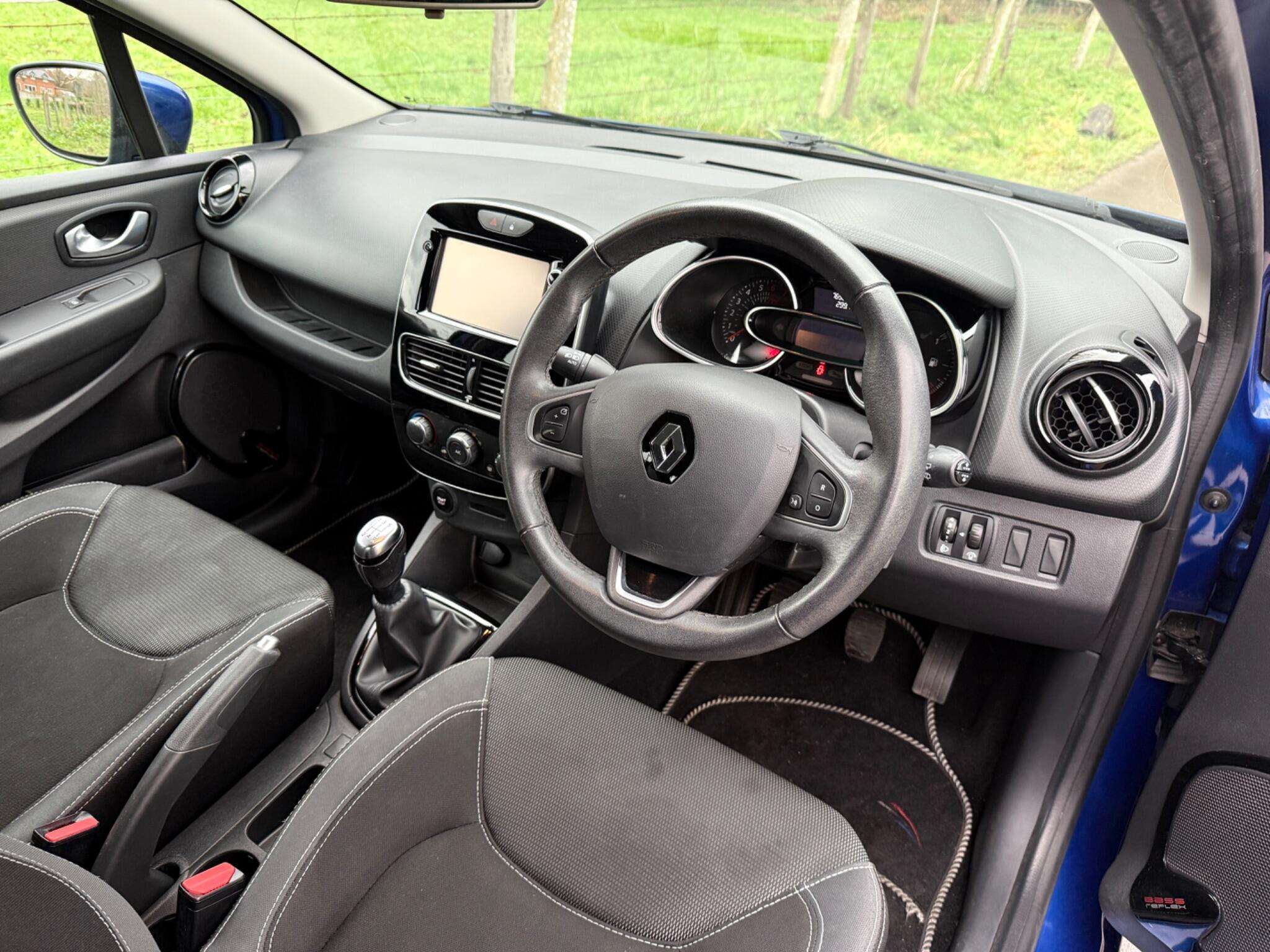 2017 RENAULT CLIO 2017 RENAULT CLIO