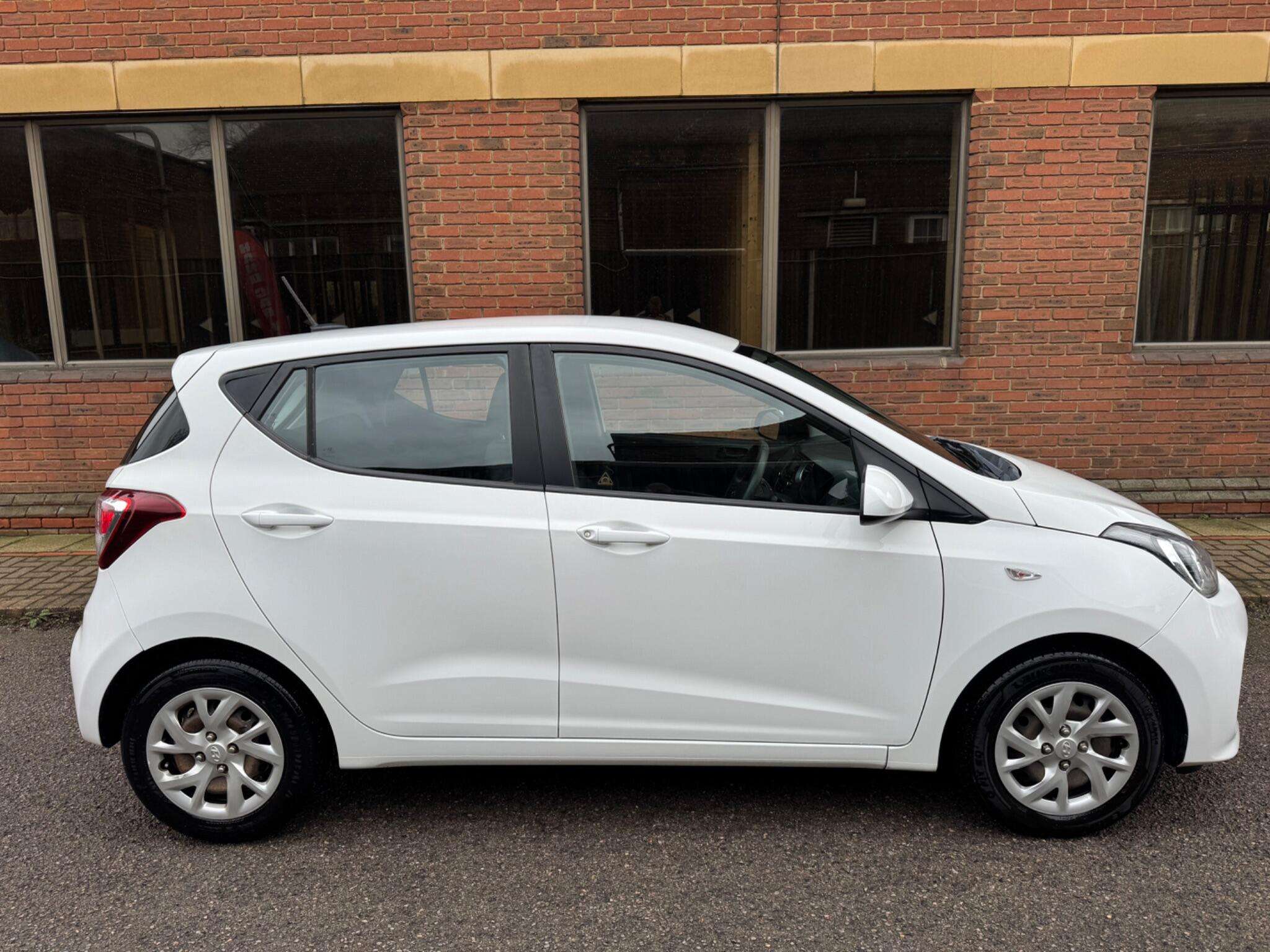 2017 HYUNDAI I10 2017 HYUNDAI I10