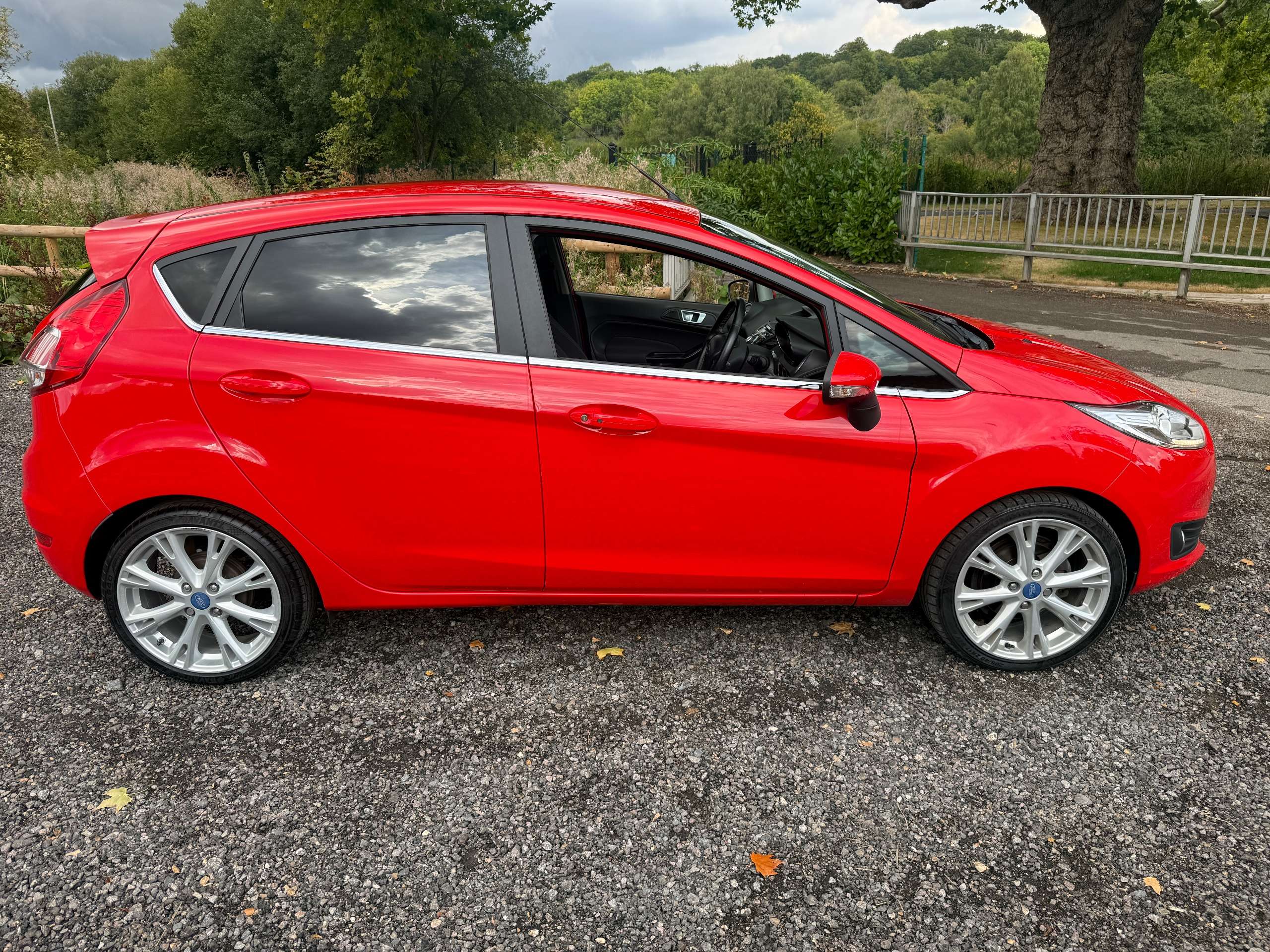 A 2016 FORD FIESTA 1.0T EcoBoost Titanium Hatchback 5dr Petrol Manual Euro 6 (s/s) (100 ps) A 2016 FORD FIESTA 1.0T EcoBoost Titanium Hatchback 5dr Petrol Manual Euro 6 (s/s) (100 ps)
