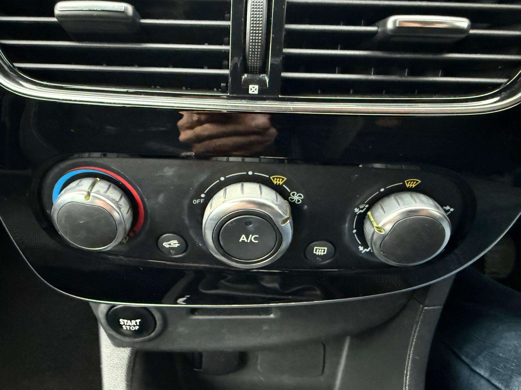 2017 RENAULT CLIO 2017 RENAULT CLIO