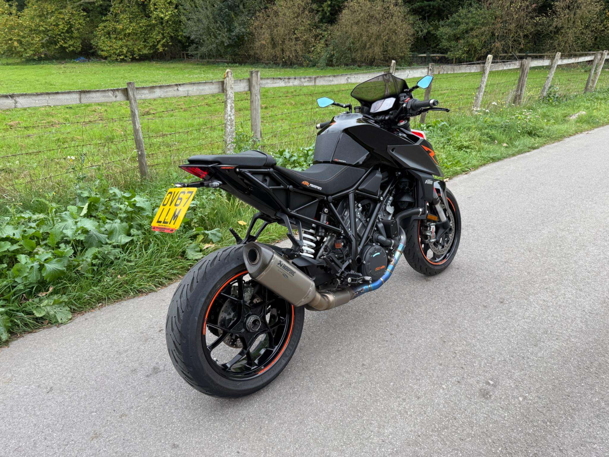 2017 KTM 1290 SUPER DUKE 2017 KTM 1290 SUPER DUKE