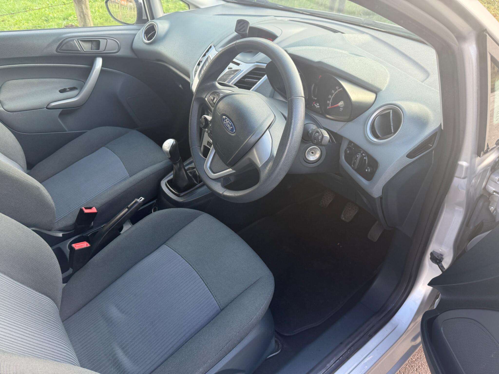 2011 FORD FIESTA 2011 FORD FIESTA