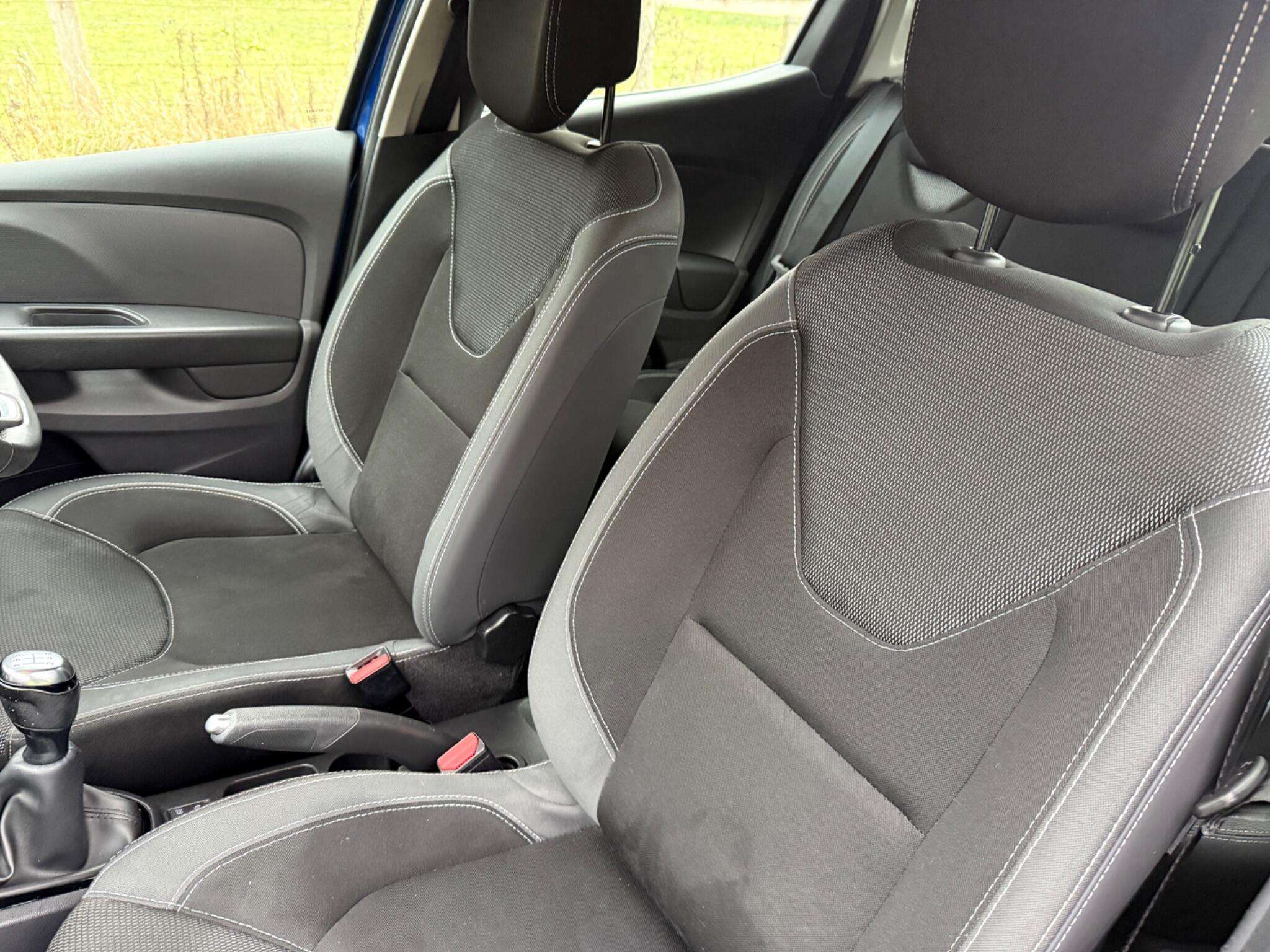 2017 RENAULT CLIO 2017 RENAULT CLIO