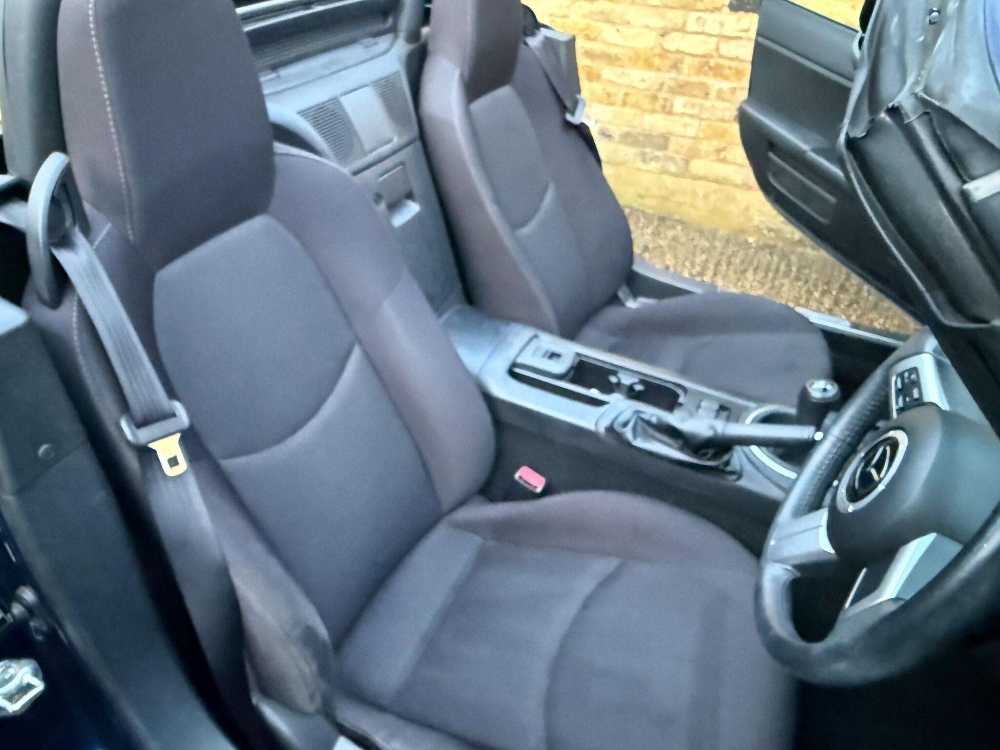 2010 MAZDA MX-5 2010 MAZDA MX-5