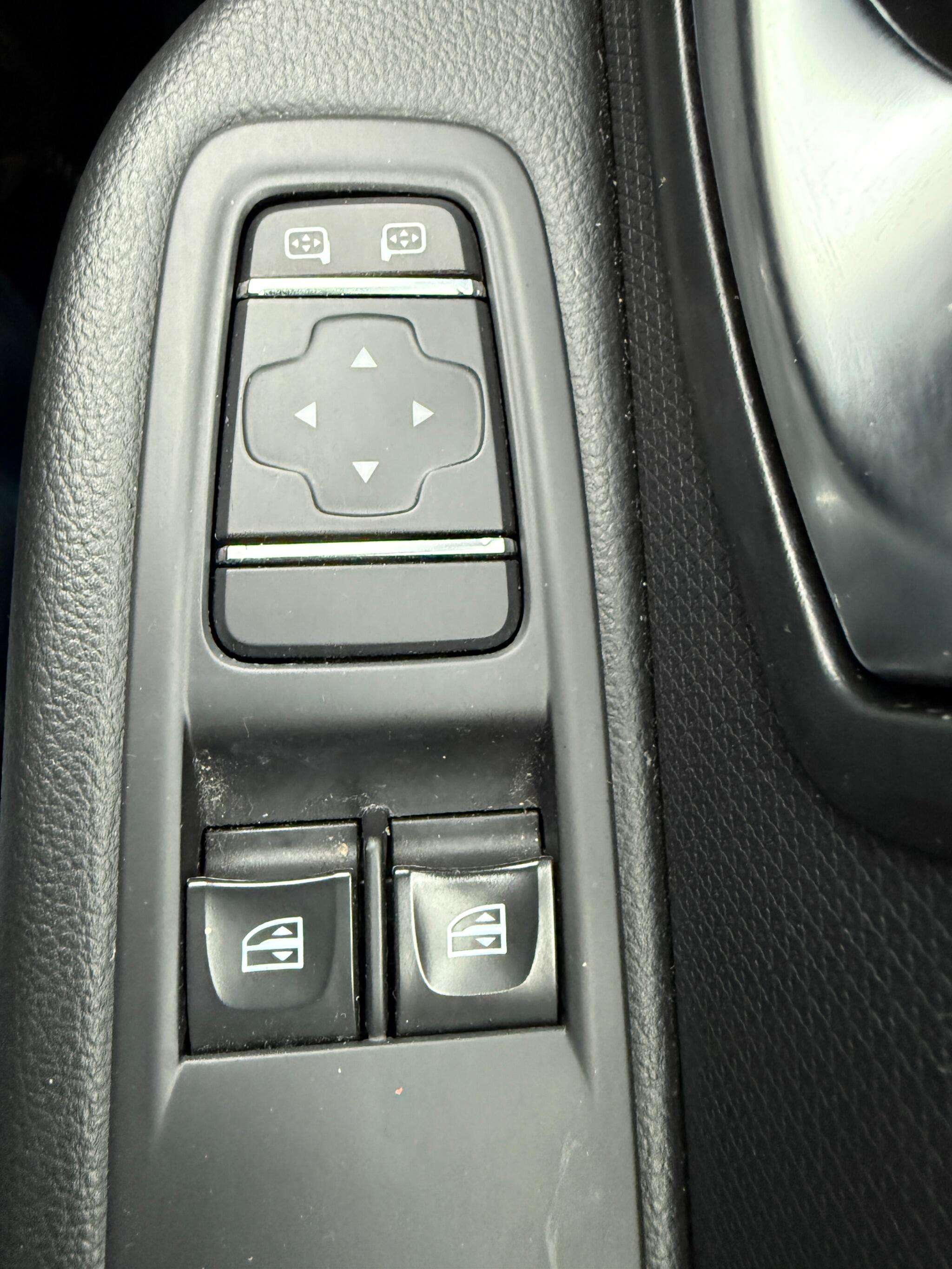 2017 RENAULT CLIO 2017 RENAULT CLIO