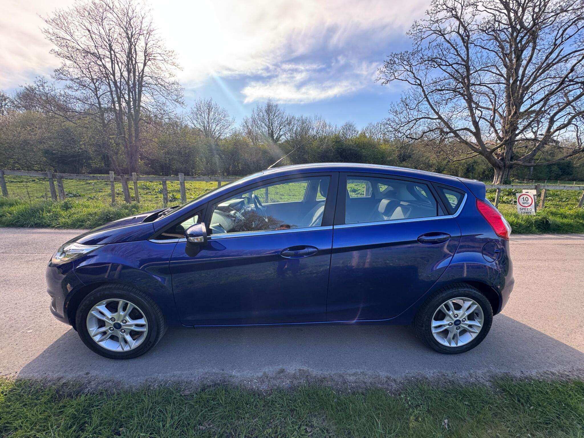 A 2016 FORD FIESTA 1.0T EcoBoost Zetec Euro 6 (s/s) 5dr A 2016 FORD FIESTA 1.0T EcoBoost Zetec Euro 6 (s/s) 5dr