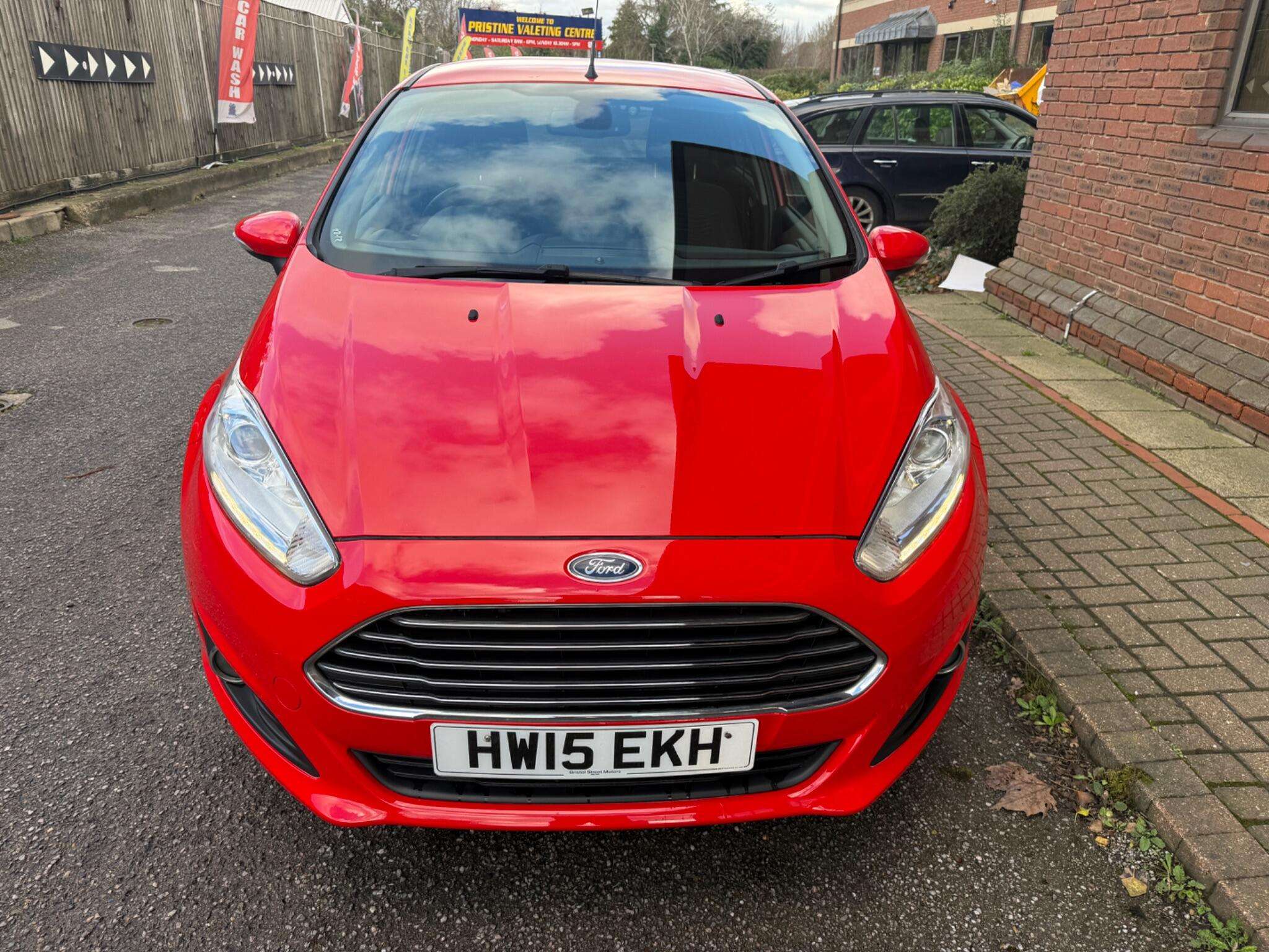 A 2015 FORD FIESTA 1.0T EcoBoost Titanium Euro 5 (s/s) 5dr A 2015 FORD FIESTA 1.0T EcoBoost Titanium Euro 5 (s/s) 5dr