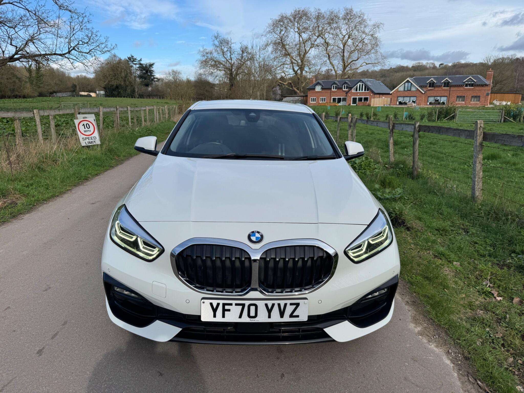 A 2020 BMW 1 SERIES 1.5 118i Sport Euro 6 (s/s) 5dr A 2020 BMW 1 SERIES 1.5 118i Sport Euro 6 (s/s) 5dr