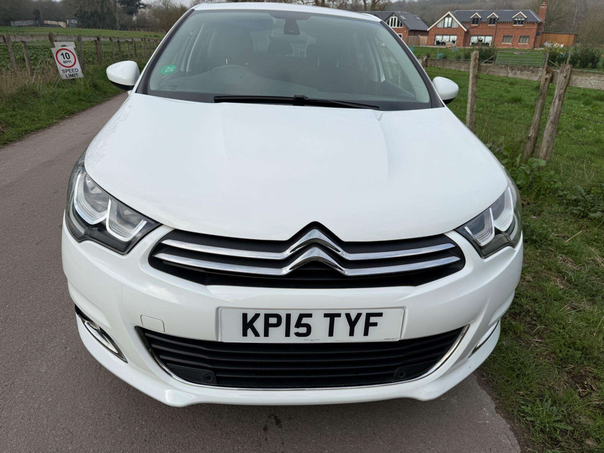 A 2015 CITROEN C4 1.2 PureTech Flair EAT6 Euro 6 (s/s) 5dr A 2015 CITROEN C4 1.2 PureTech Flair EAT6 Euro 6 (s/s) 5dr