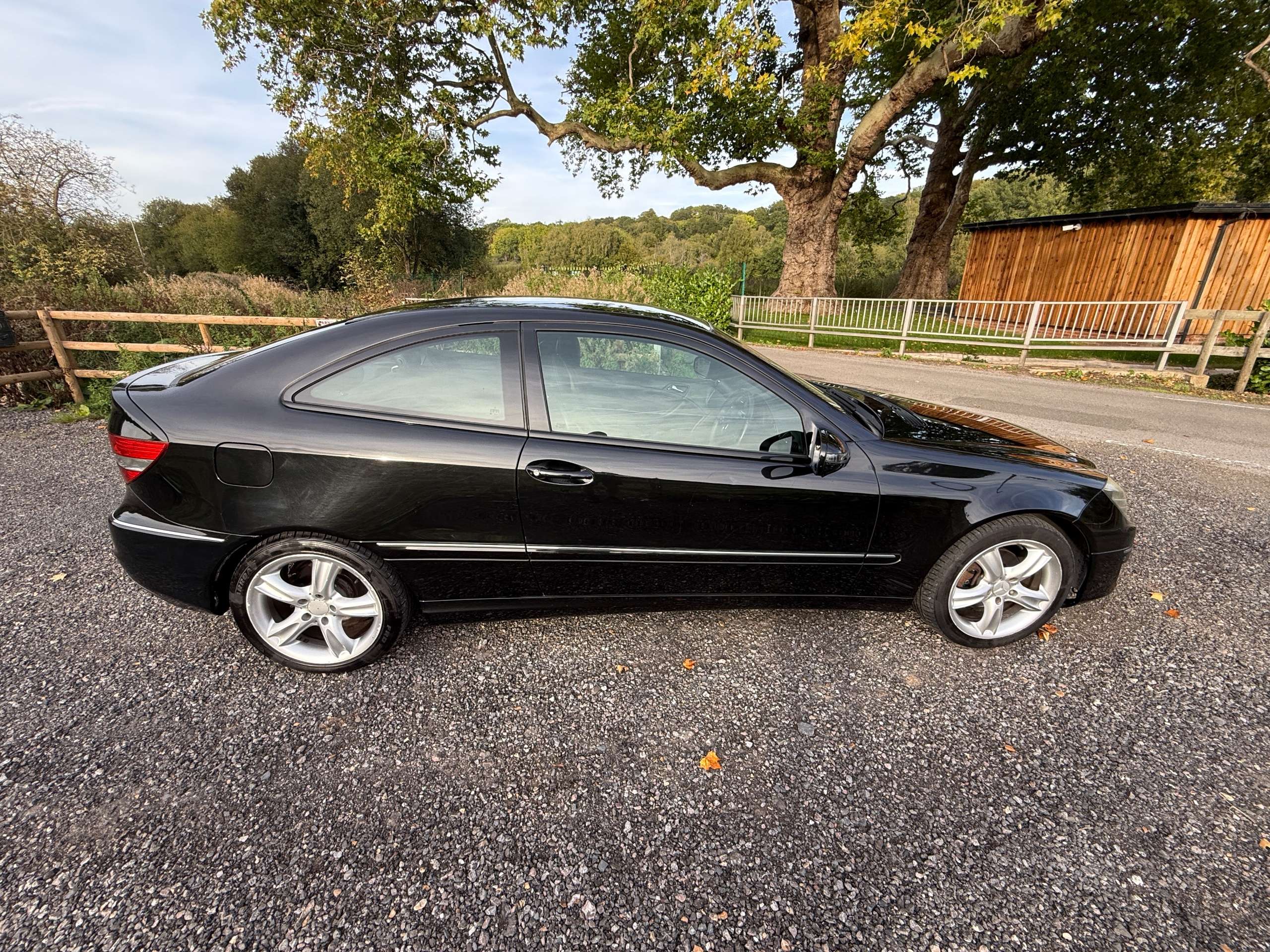 A 2010 MERCEDES-BENZ CLC CLASS 1.8 CLC180K Sport Coupe 3dr Petrol Manual Euro 4 (143 ps) A 2010 MERCEDES-BENZ CLC CLASS 1.8 CLC180K Sport Coupe 3dr Petrol Manual Euro 4 (143 ps)