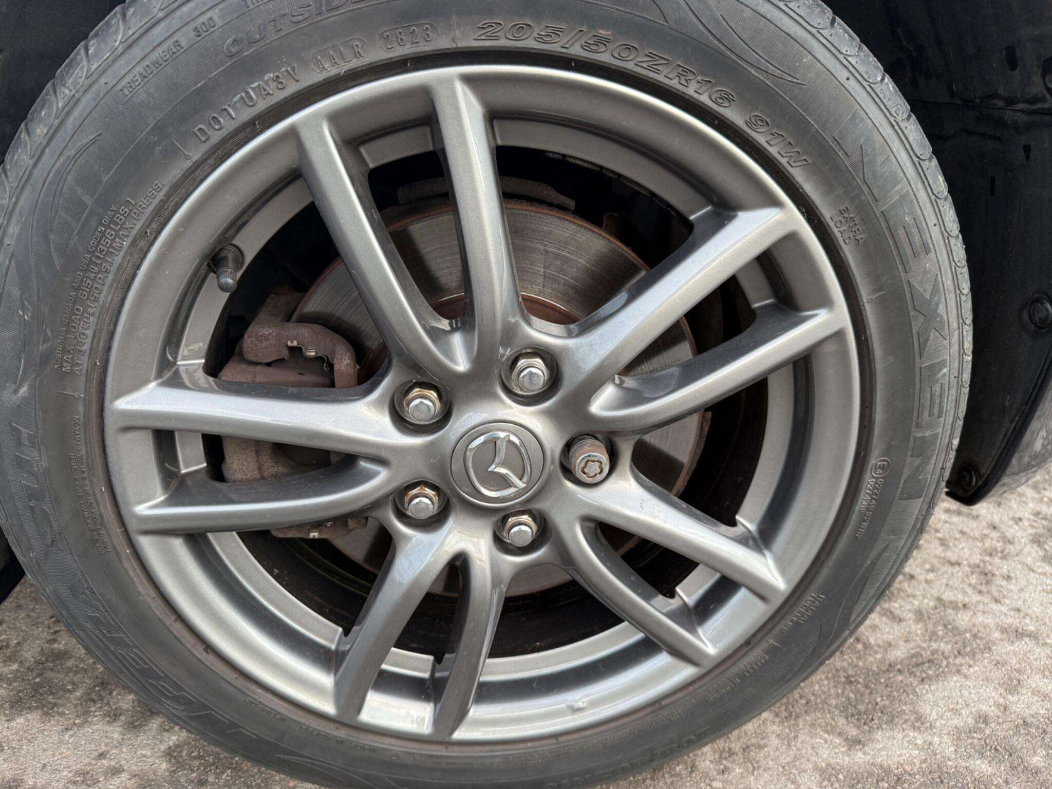 2010 MAZDA MX-5 2010 MAZDA MX-5