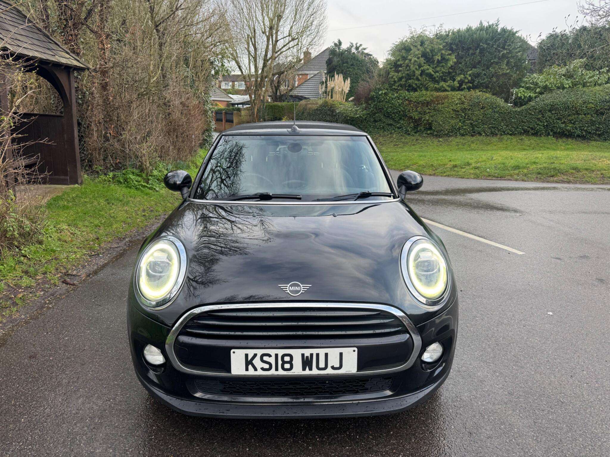 A 2018 MINI CONVERTIBLE 1.5 Cooper Euro 6 (s/s) 2dr A 2018 MINI CONVERTIBLE 1.5 Cooper Euro 6 (s/s) 2dr