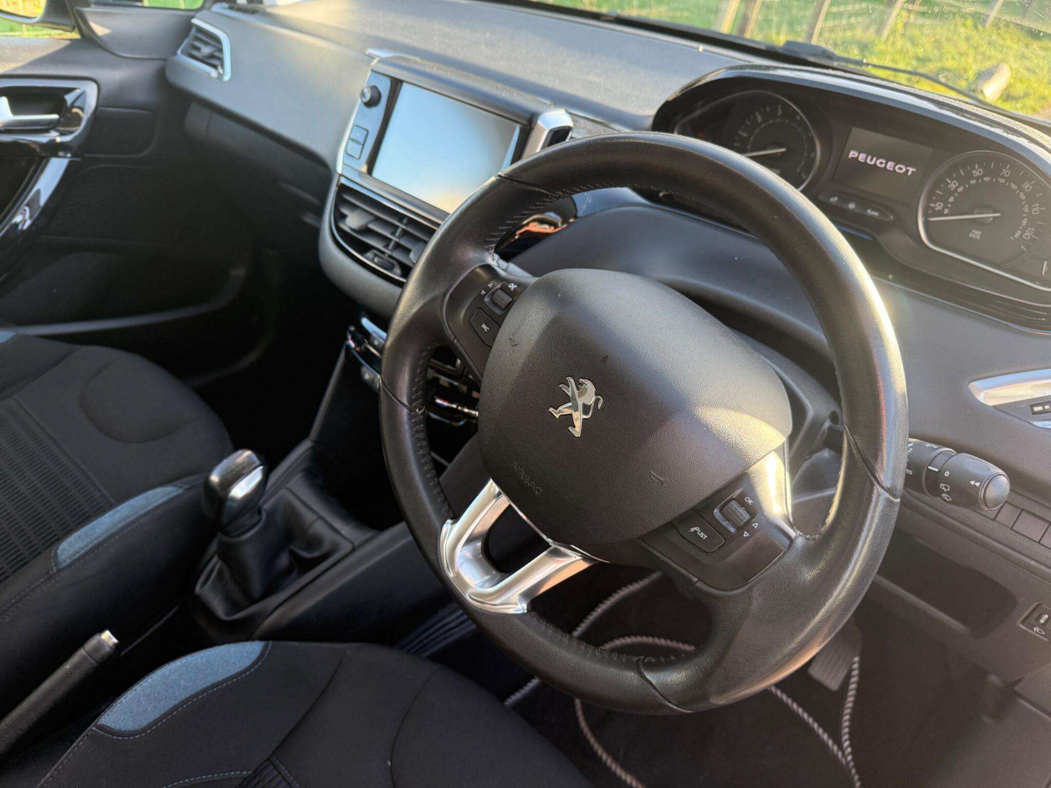 2014 PEUGEOT 208 2014 PEUGEOT 208