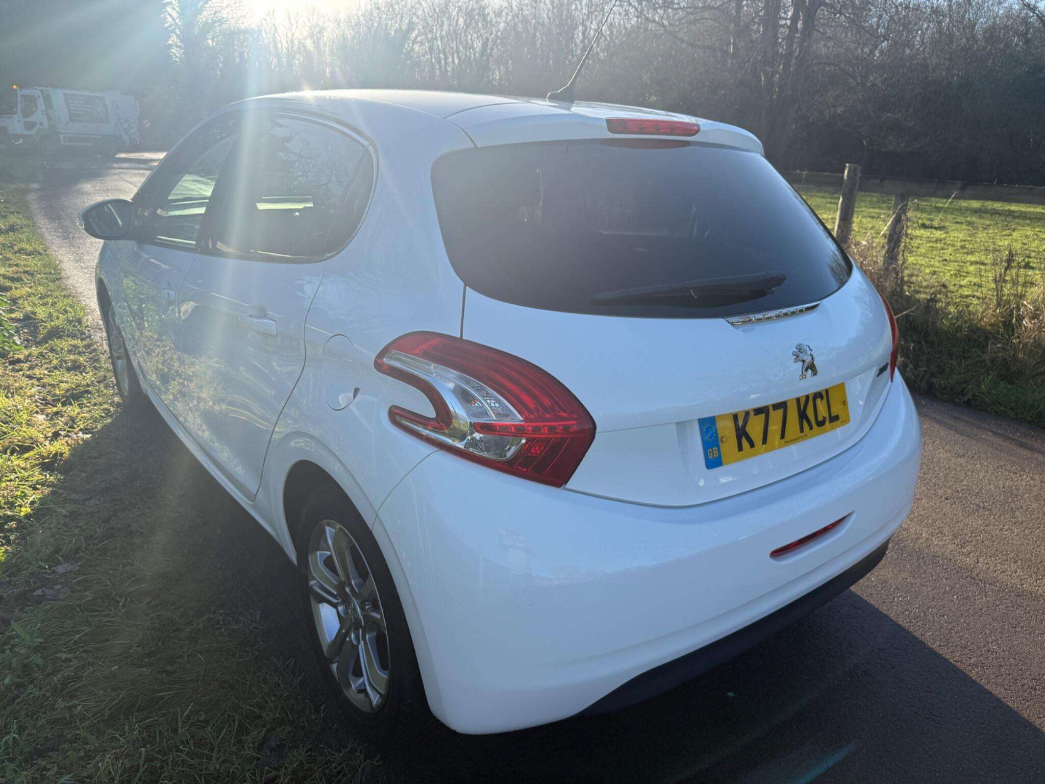 2014 PEUGEOT 208 2014 PEUGEOT 208