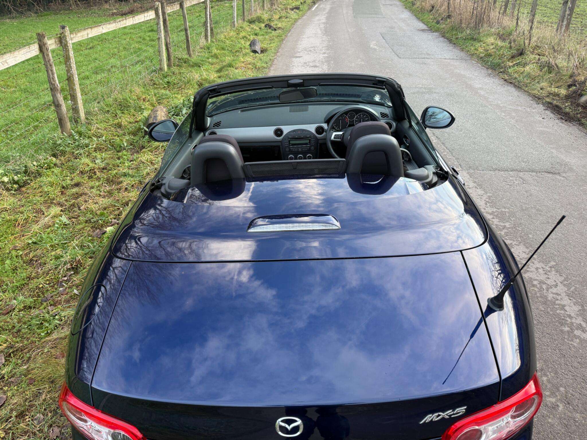 2010 MAZDA MX-5 2010 MAZDA MX-5