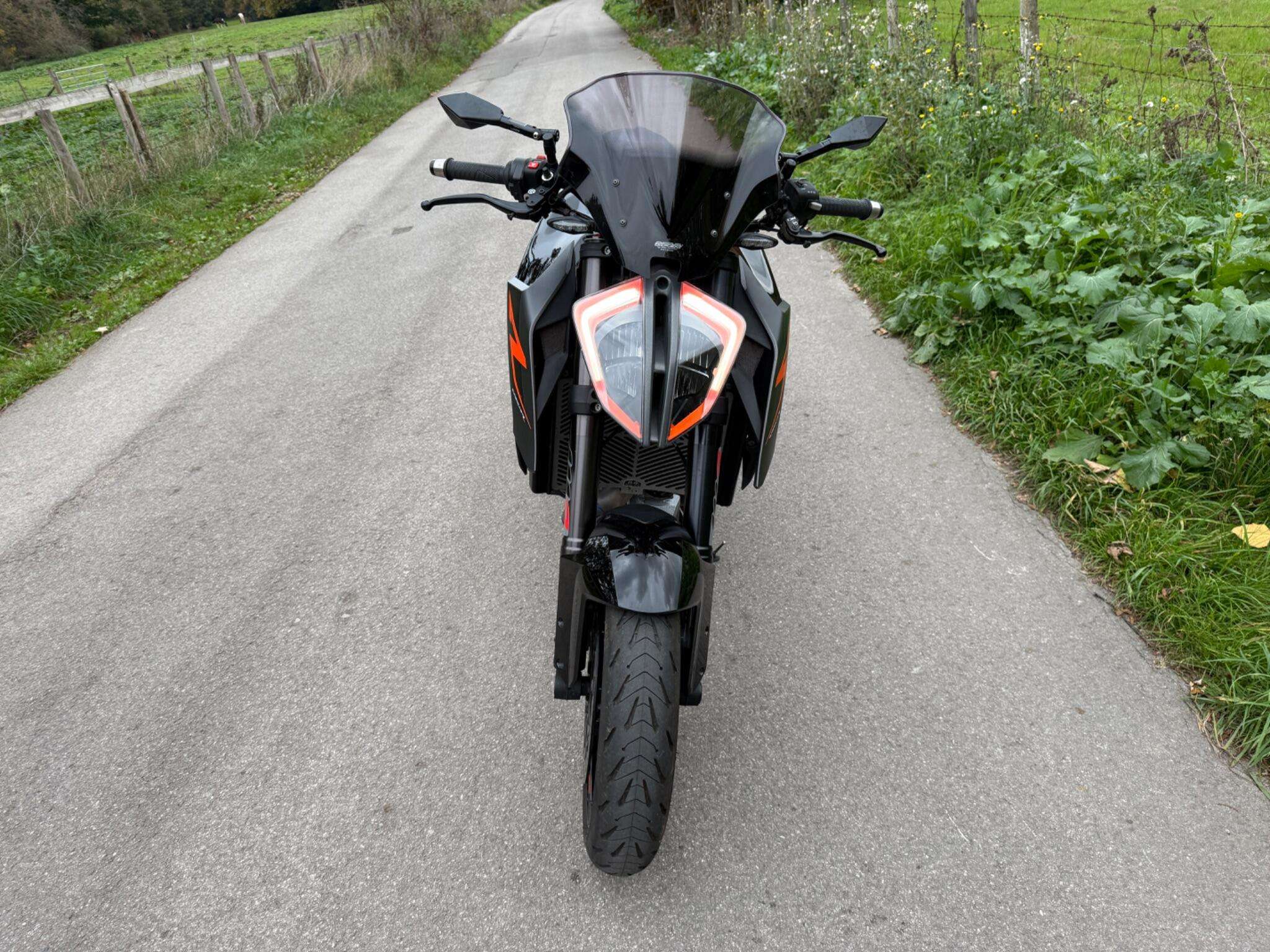 2017 KTM 1290 SUPER DUKE 2017 KTM 1290 SUPER DUKE