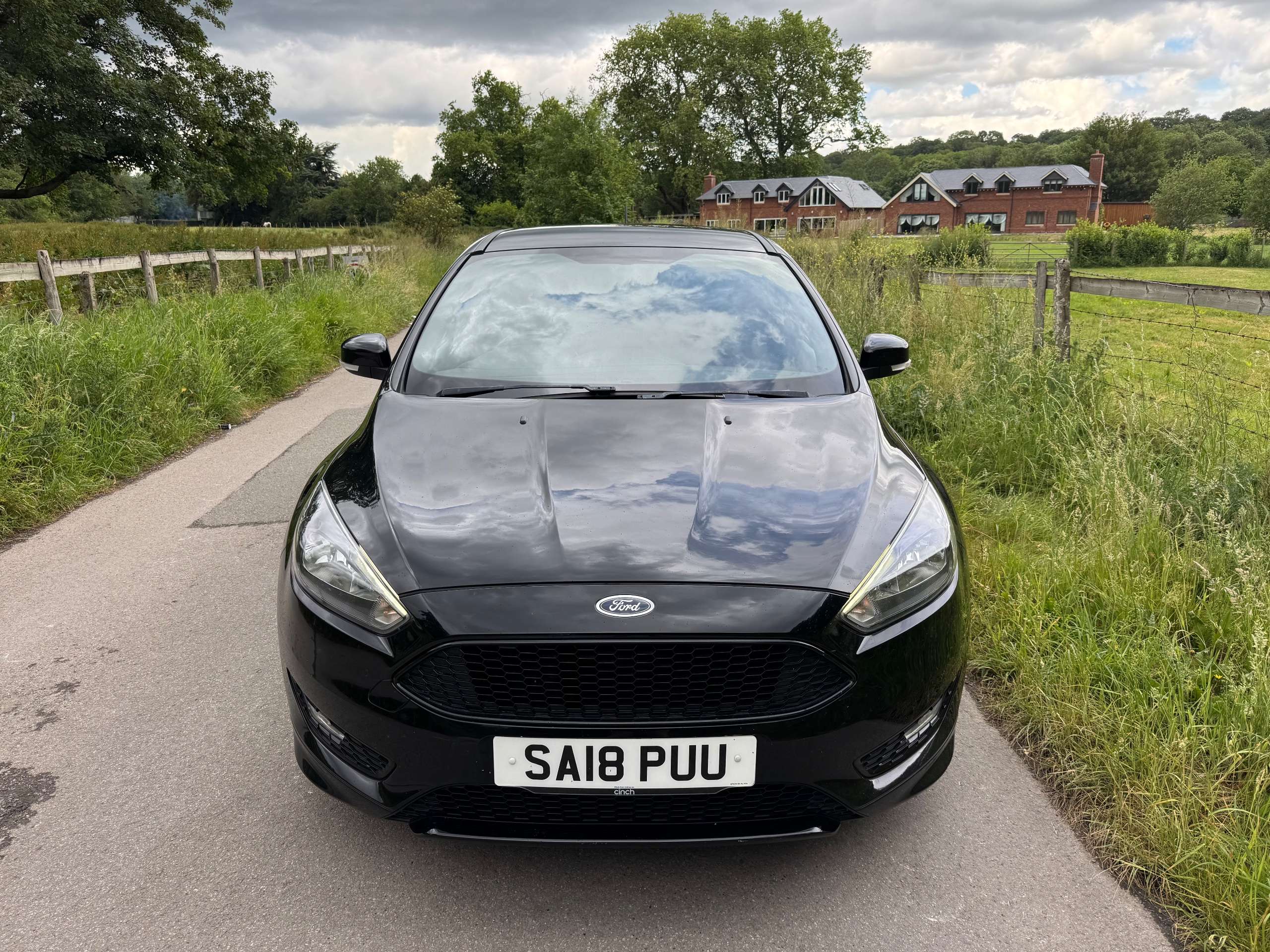 A 2018 FORD FOCUS 1.0T EcoBoost ST-Line Hatchback 5dr Petrol Manual Euro 6 (s/s) (140 ps) A 2018 FORD FOCUS 1.0T EcoBoost ST-Line Hatchback 5dr Petrol Manual Euro 6 (s/s) (140 ps)