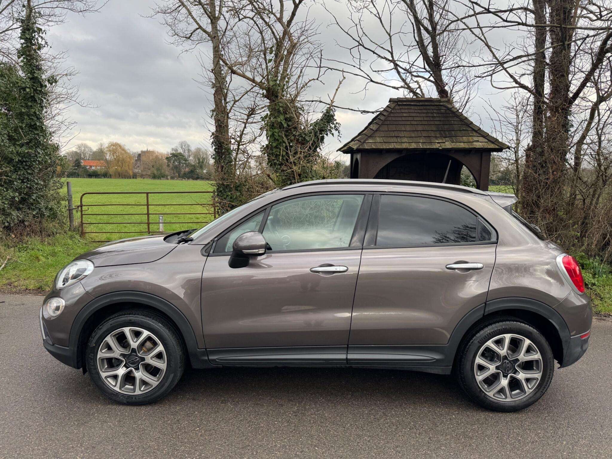 A 2015 FIAT 500X 1.6 MultiJetII Cross Euro 6 (s/s) 5dr A 2015 FIAT 500X 1.6 MultiJetII Cross Euro 6 (s/s) 5dr