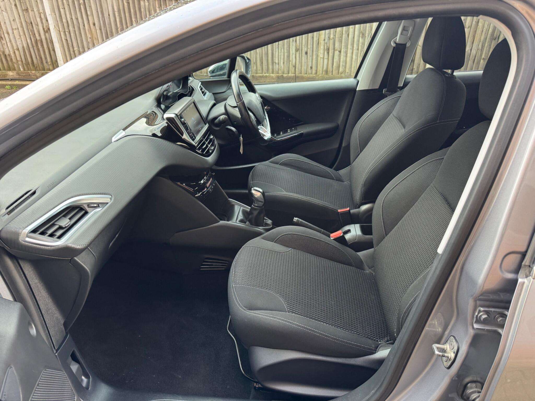 2019 PEUGEOT 208 2019 PEUGEOT 208