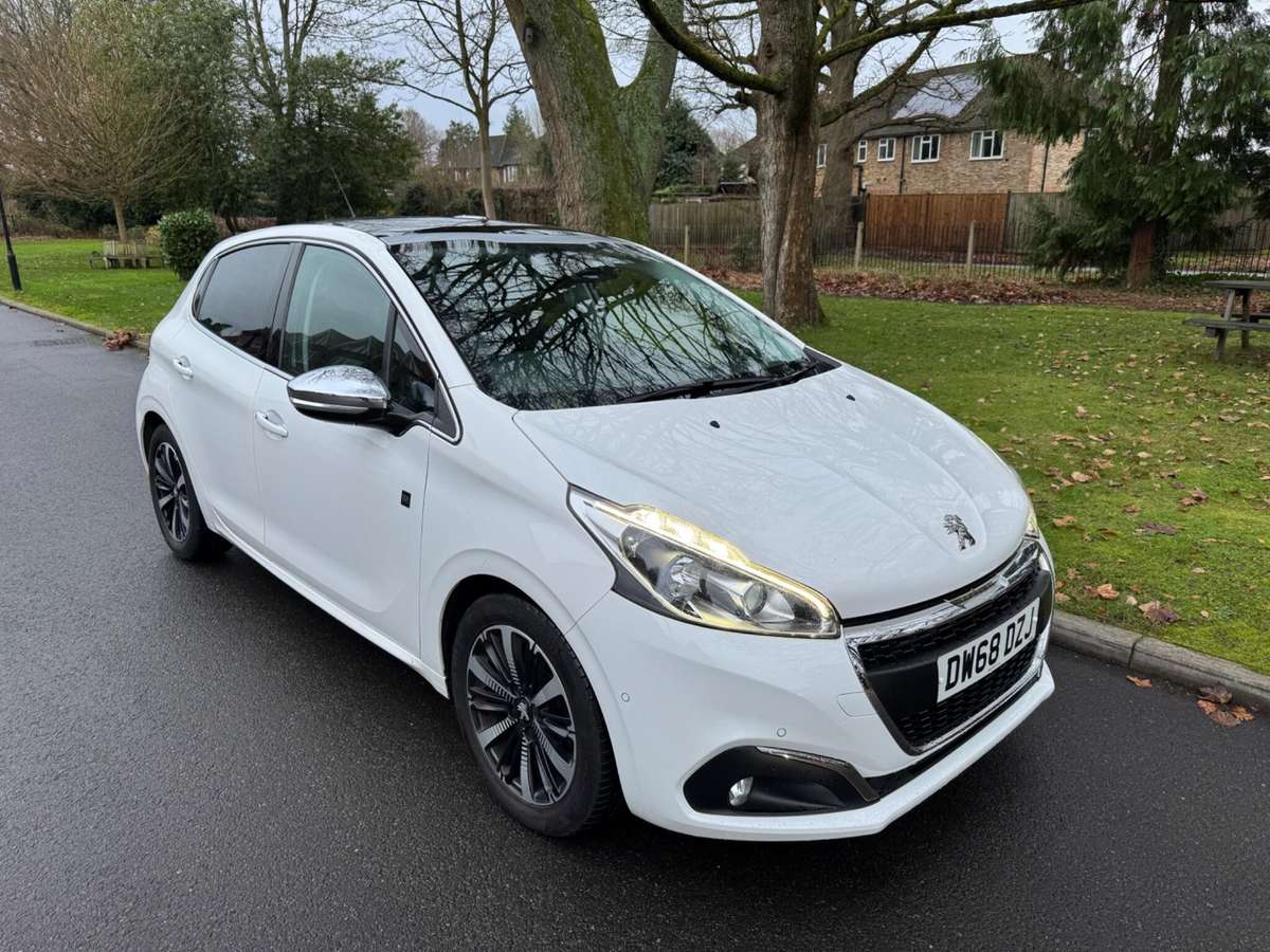 Check out this Peugeot 208 2019 Petrol Manual