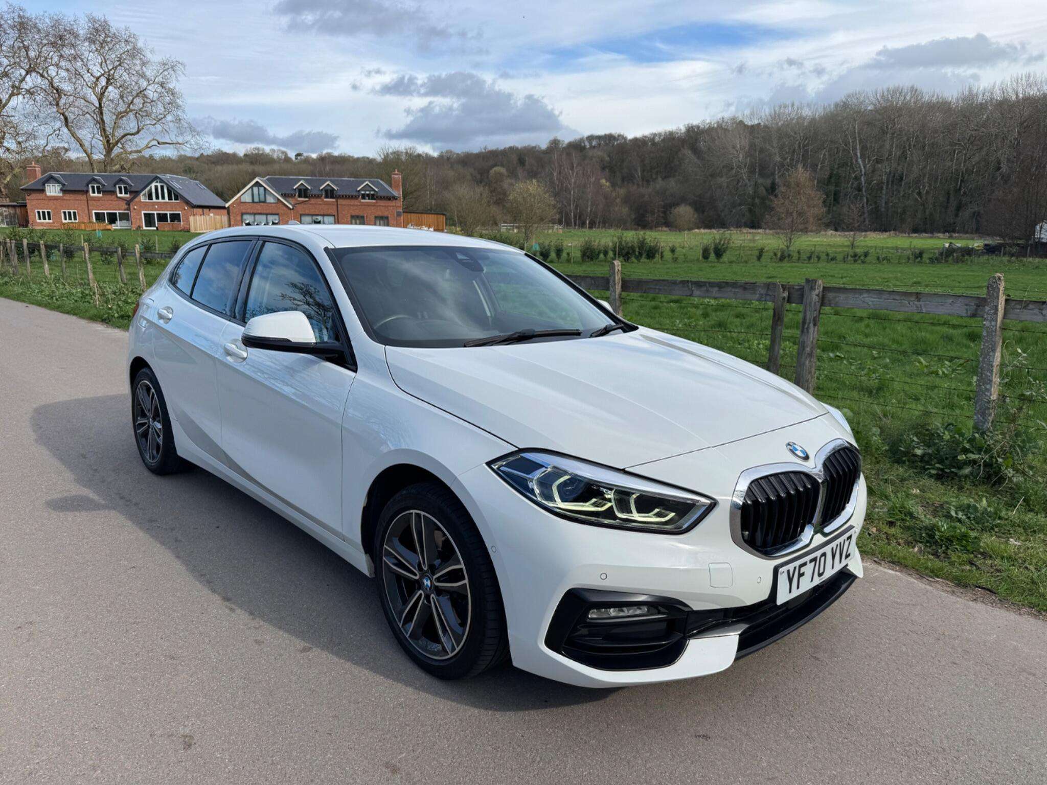 A 2020 BMW 1 SERIES 1.5 118i Sport Euro 6 (s/s) 5dr A 2020 BMW 1 SERIES 1.5 118i Sport Euro 6 (s/s) 5dr