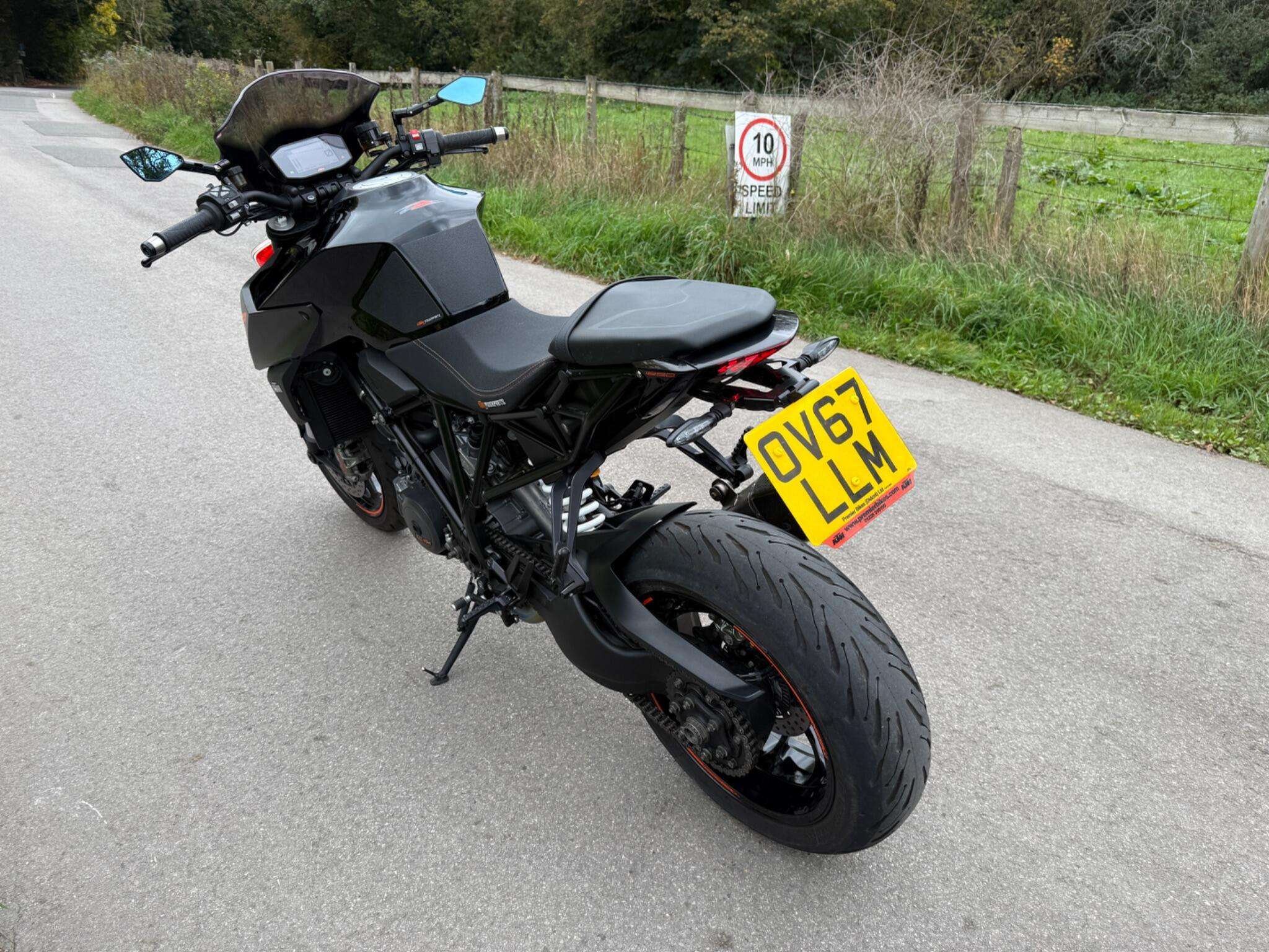 2017 KTM 1290 SUPER DUKE 2017 KTM 1290 SUPER DUKE