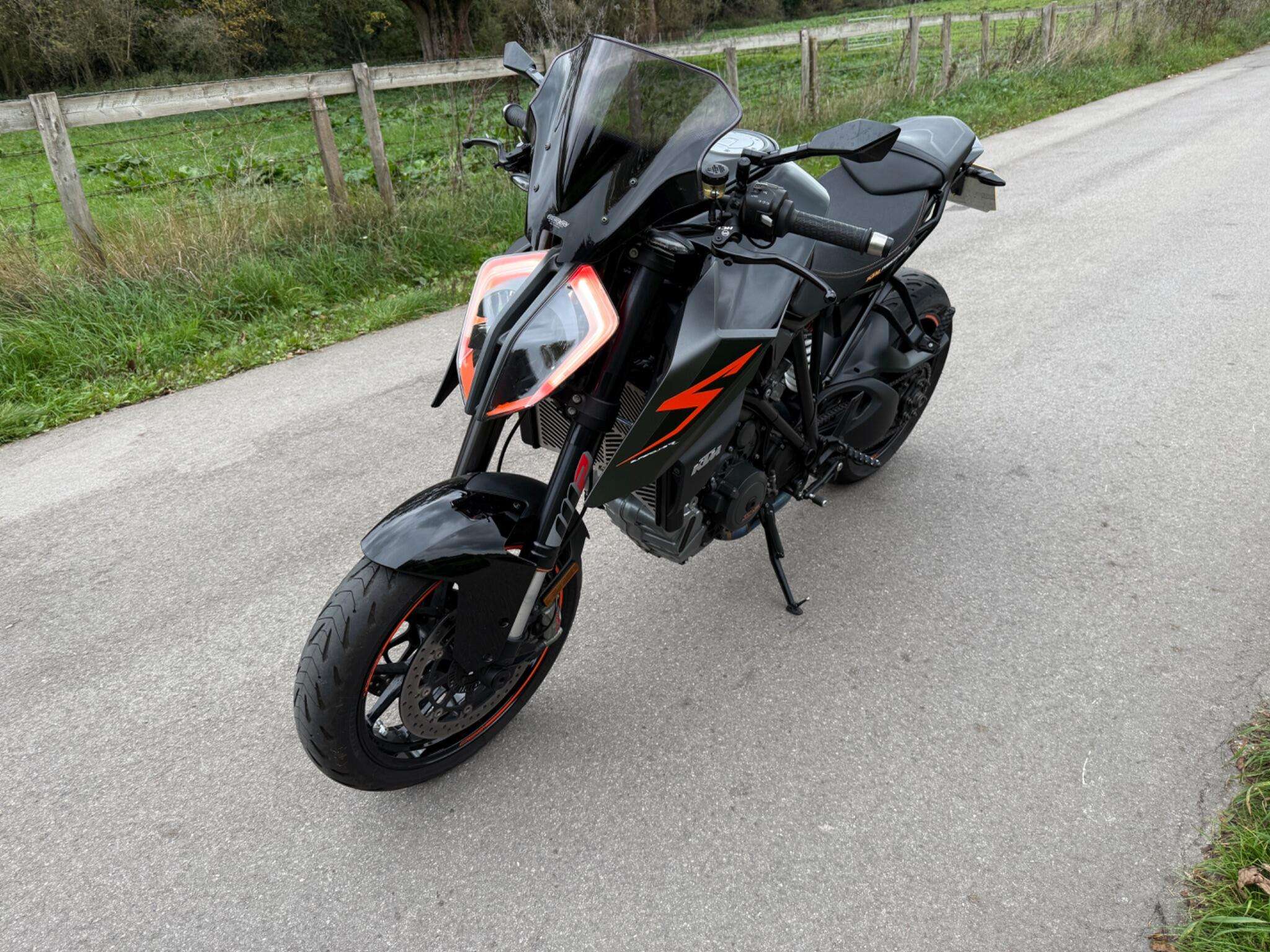 2017 KTM 1290 SUPER DUKE 2017 KTM 1290 SUPER DUKE