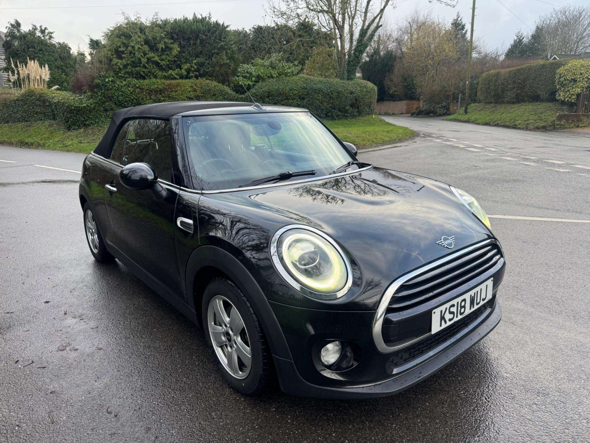 A 2018 MINI CONVERTIBLE 1.5 Cooper Euro 6 (s/s) 2dr A 2018 MINI CONVERTIBLE 1.5 Cooper Euro 6 (s/s) 2dr