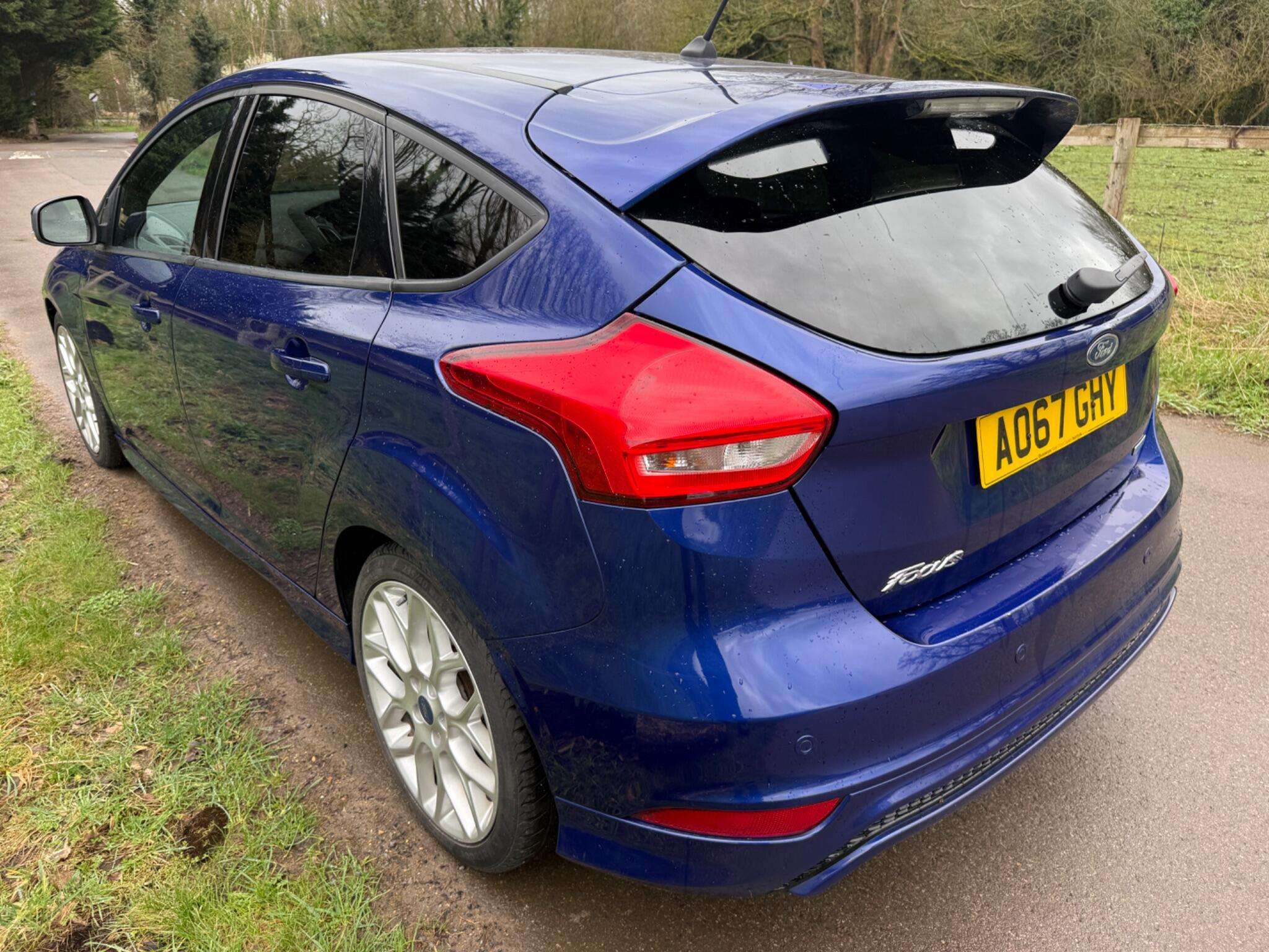 A 2017 FORD FOCUS 1.0T EcoBoost ST-Line Euro 6 (s/s) 5dr A 2017 FORD FOCUS 1.0T EcoBoost ST-Line Euro 6 (s/s) 5dr