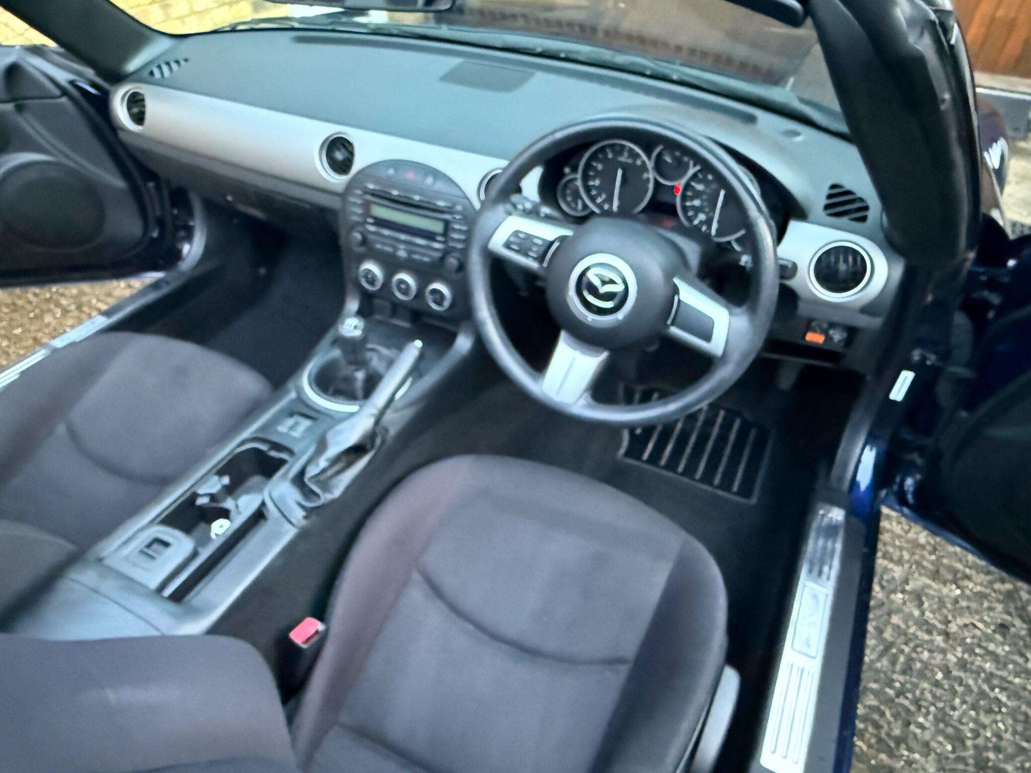 2010 MAZDA MX-5 2010 MAZDA MX-5