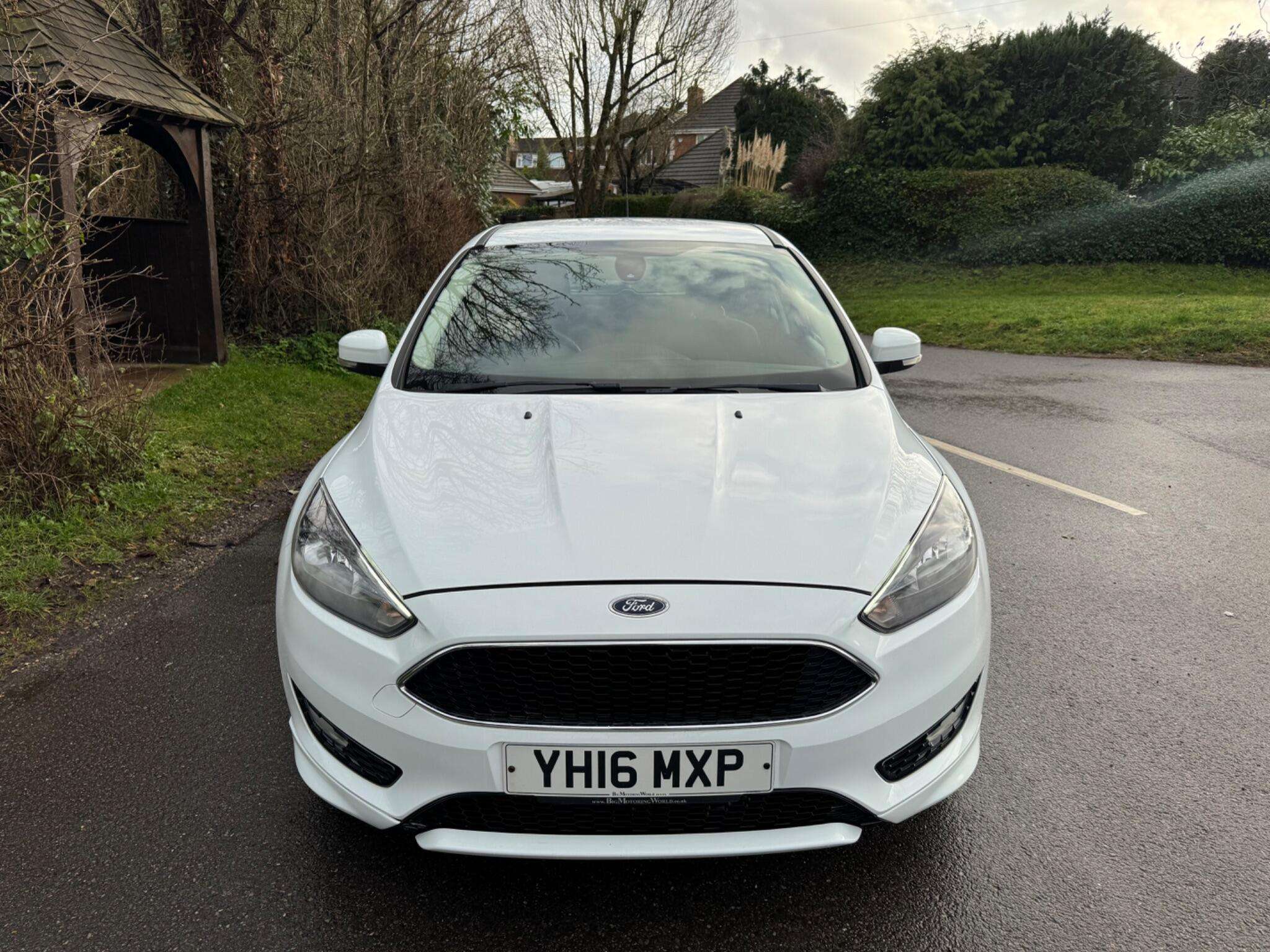 A 2016 FORD FOCUS 1.0T EcoBoost Zetec S Euro 6 (s/s) 5dr A 2016 FORD FOCUS 1.0T EcoBoost Zetec S Euro 6 (s/s) 5dr