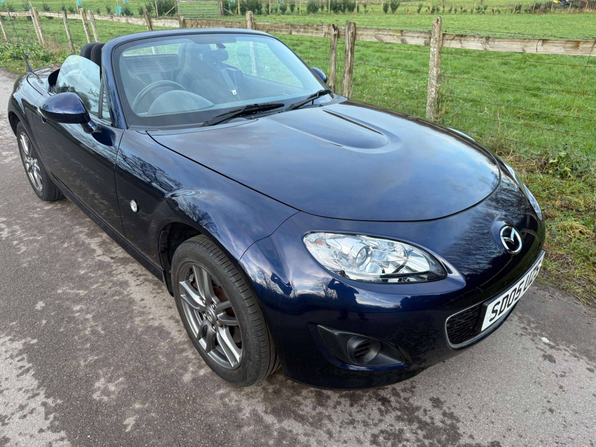 A 2010 MAZDA MX-5 1.8i SE Roadster Euro 5 2dr A 2010 MAZDA MX-5 1.8i SE Roadster Euro 5 2dr