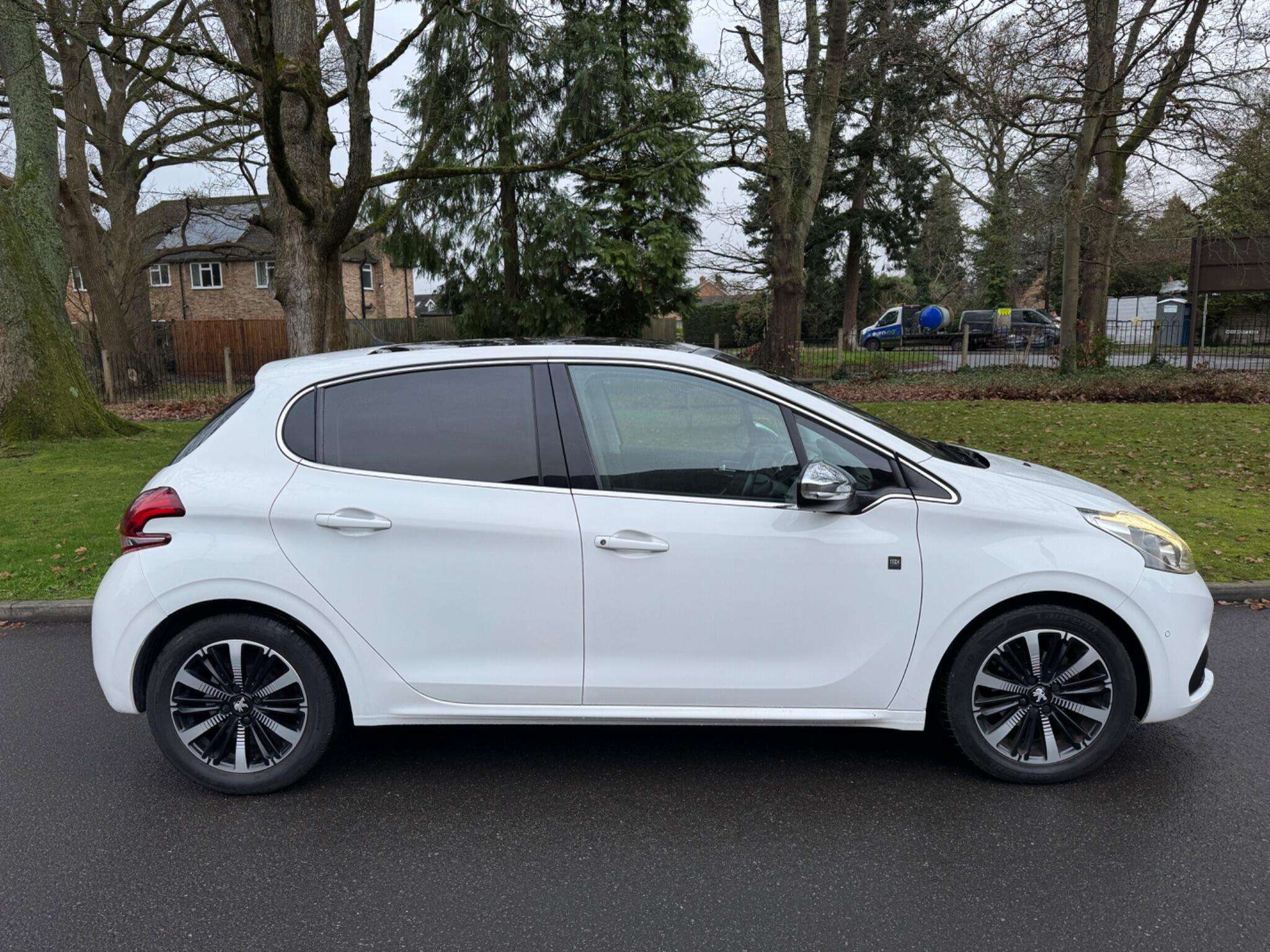 2019 PEUGEOT 208 2019 PEUGEOT 208