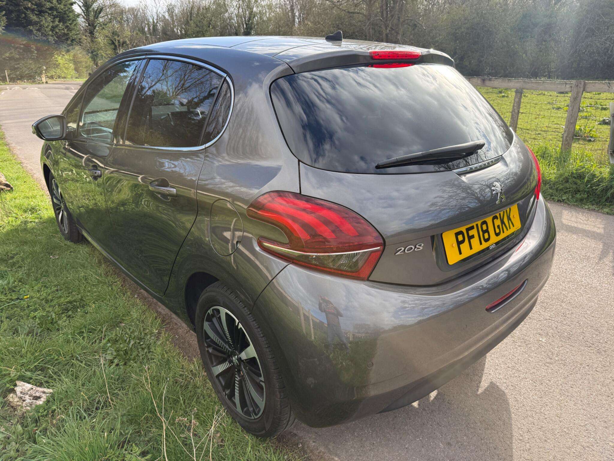 A 2018 PEUGEOT 208 1.2 PureTech Allure Premium Euro 6 (s/s) 5dr A 2018 PEUGEOT 208 1.2 PureTech Allure Premium Euro 6 (s/s) 5dr