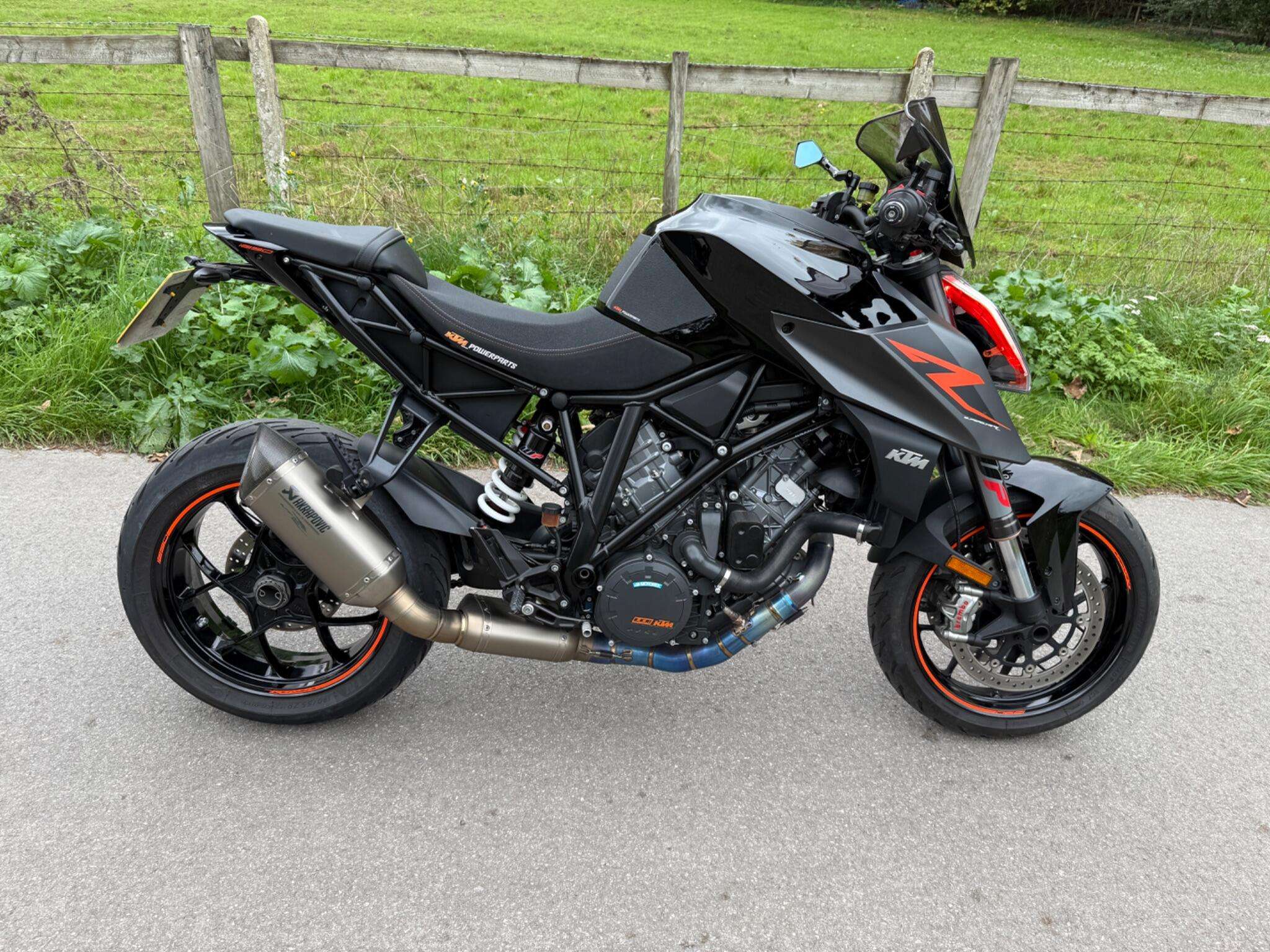 2017 KTM 1290 SUPER DUKE 2017 KTM 1290 SUPER DUKE
